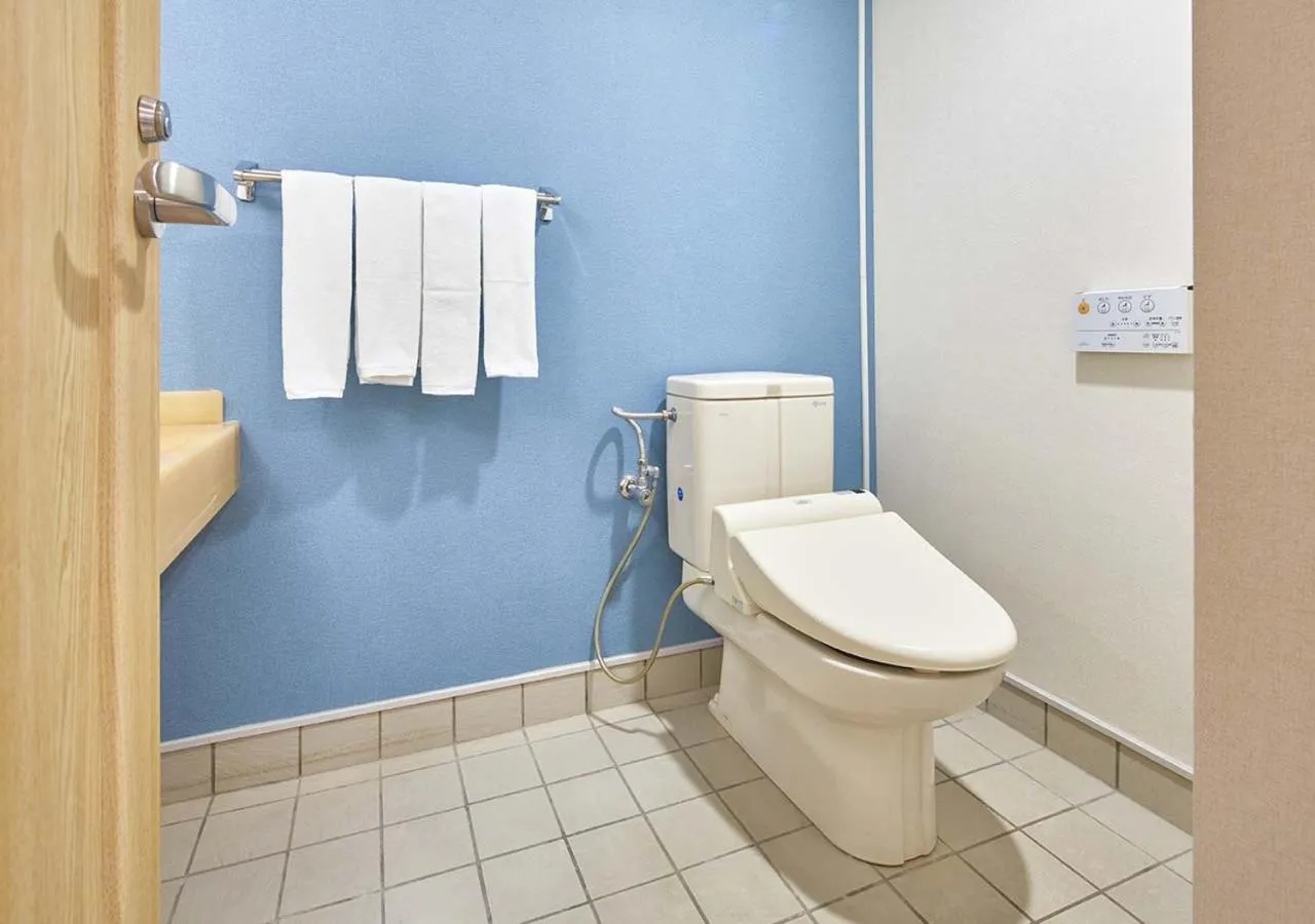 Toilet in Royal View Hotel Churaumi