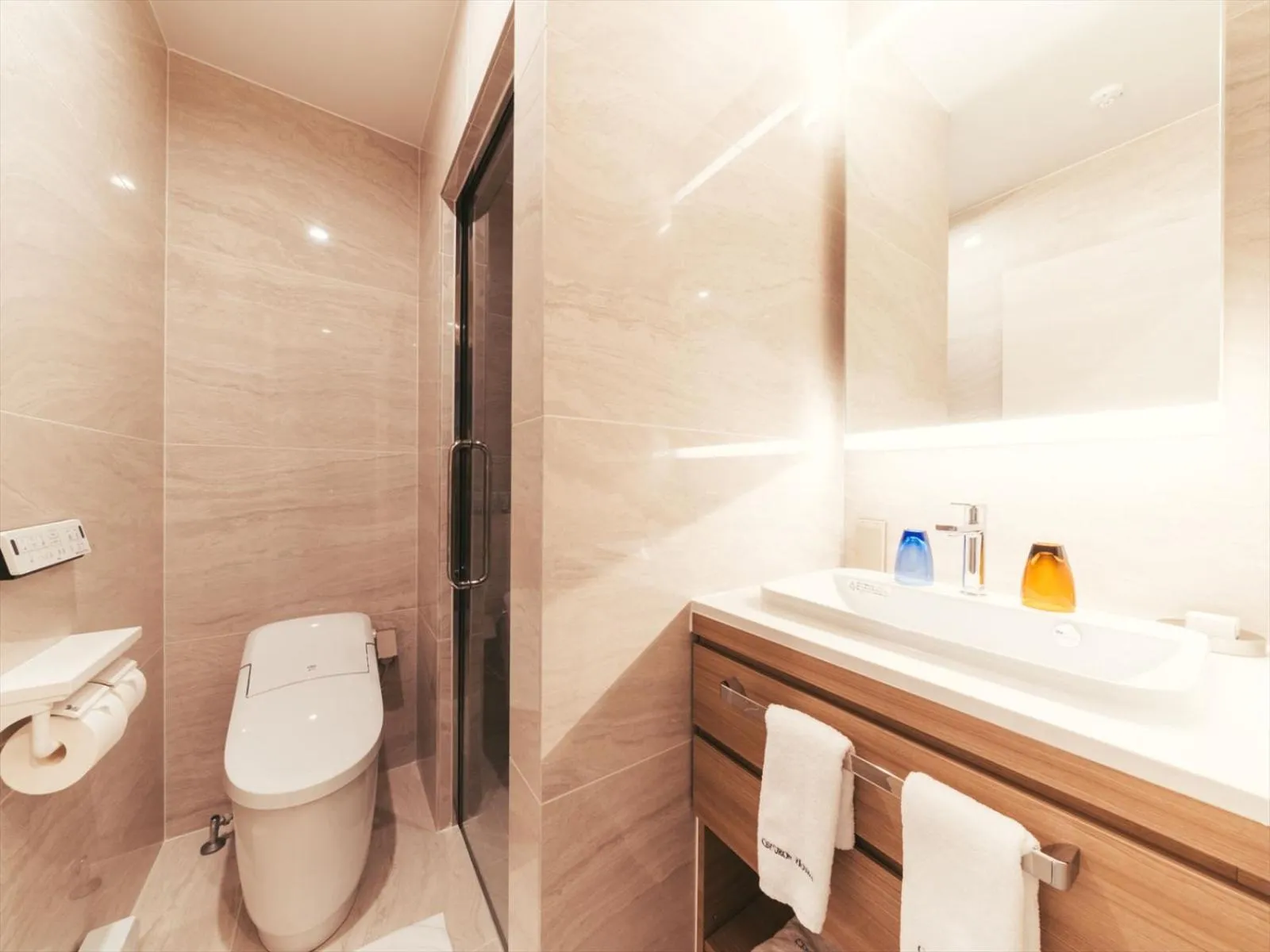 Shower in Royal View Hotel Churaumi