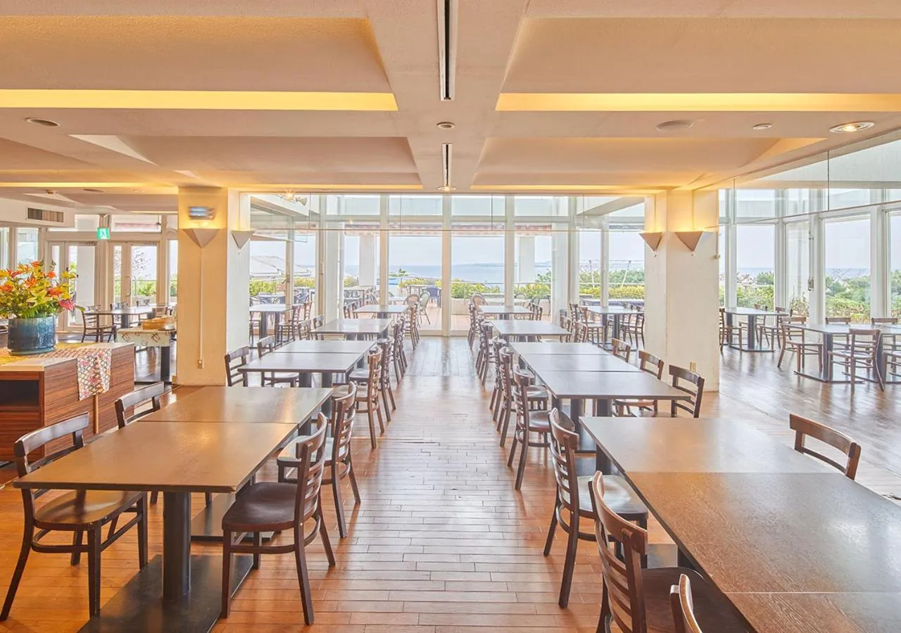 Restaurant/places to eat in Royal View Hotel Churaumi