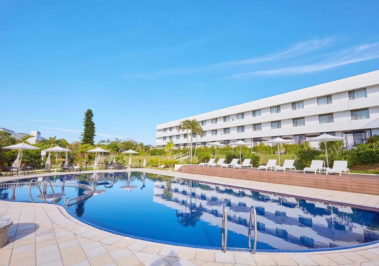 Swimming pool in Royal View Hotel Churaumi