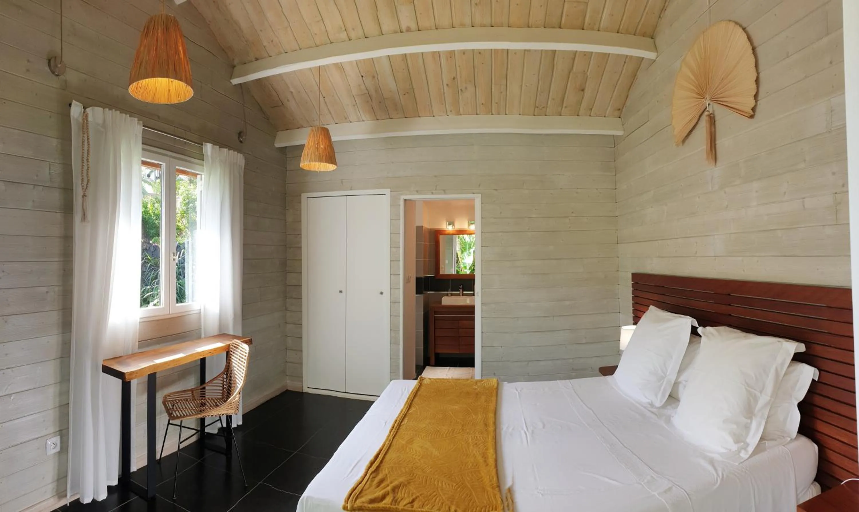 Bed in Les Coeurs d'Amants