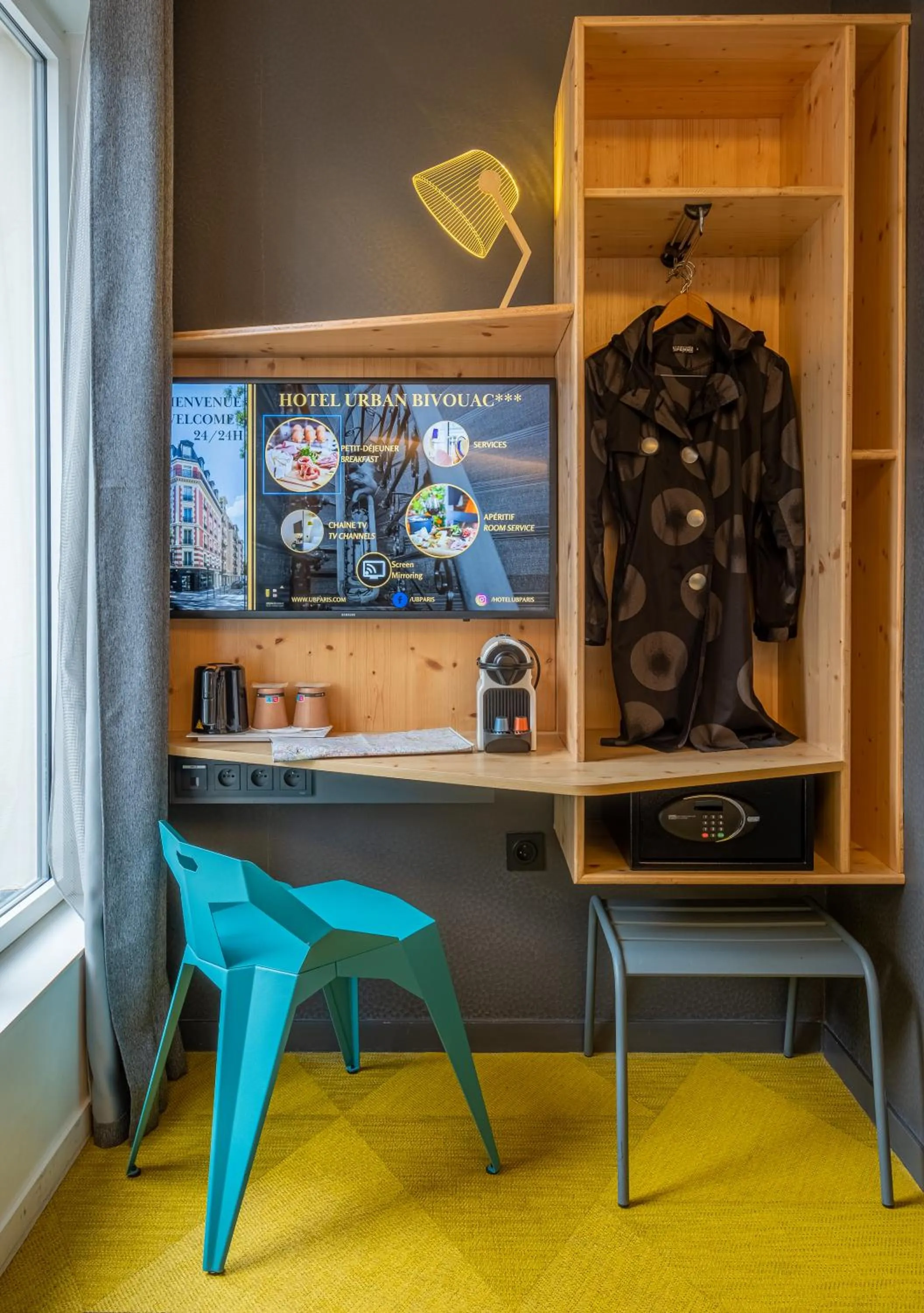 TV and multimedia in Urban Bivouac Hotel