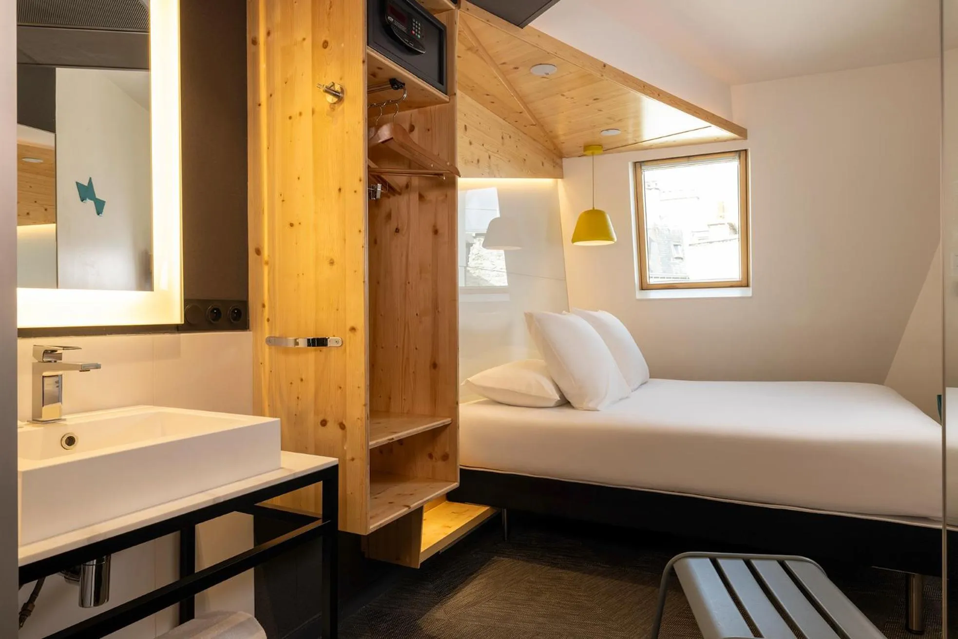 Bed in Urban Bivouac Hotel