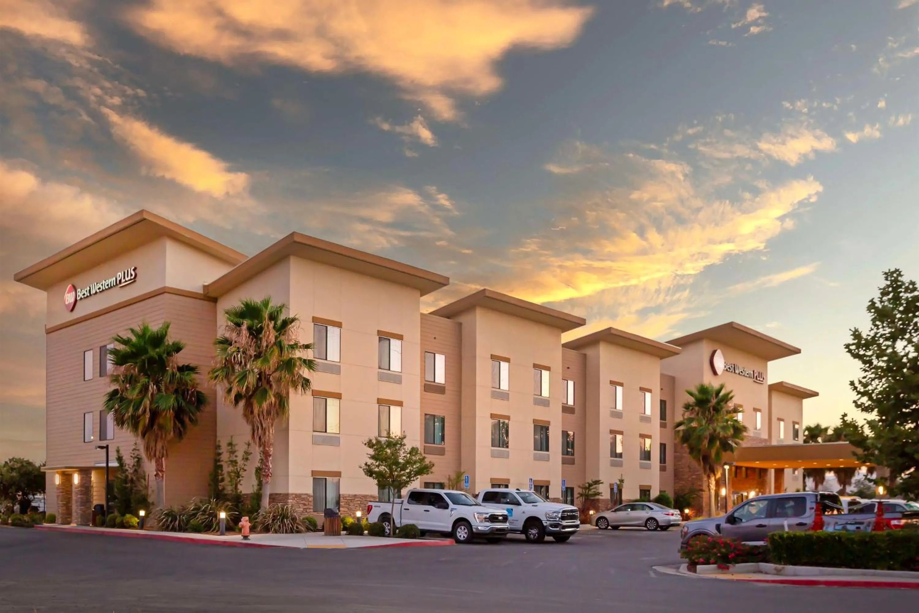 Property building in Best Western Plus Coalinga Inn