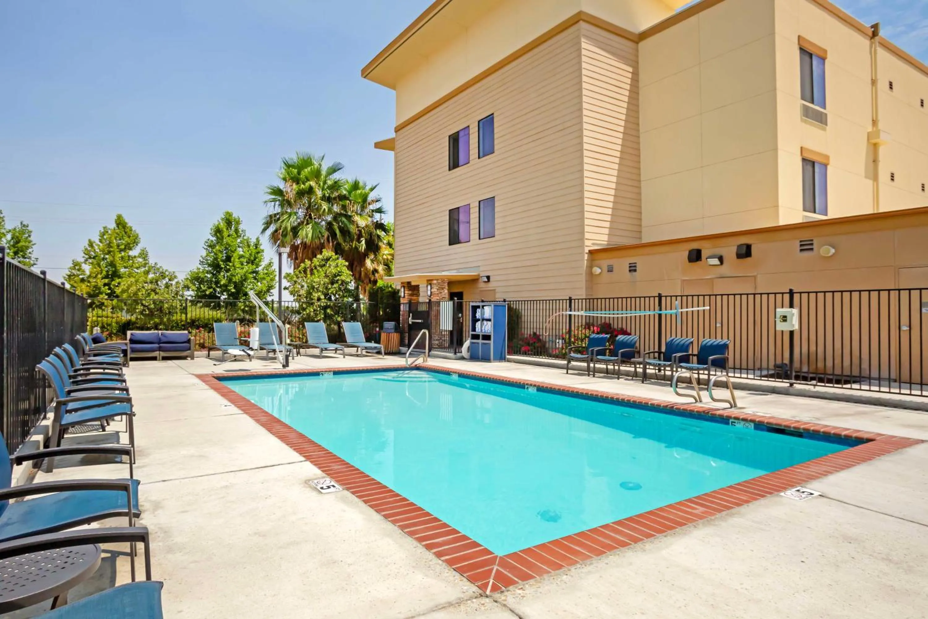 Pool view in Best Western Plus Coalinga Inn