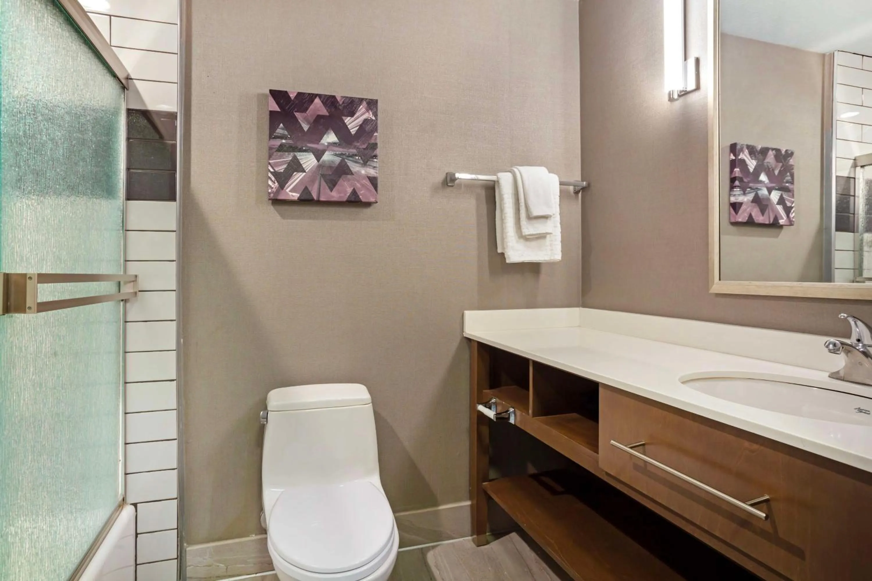 Bathroom in Best Western Plus Coalinga Inn