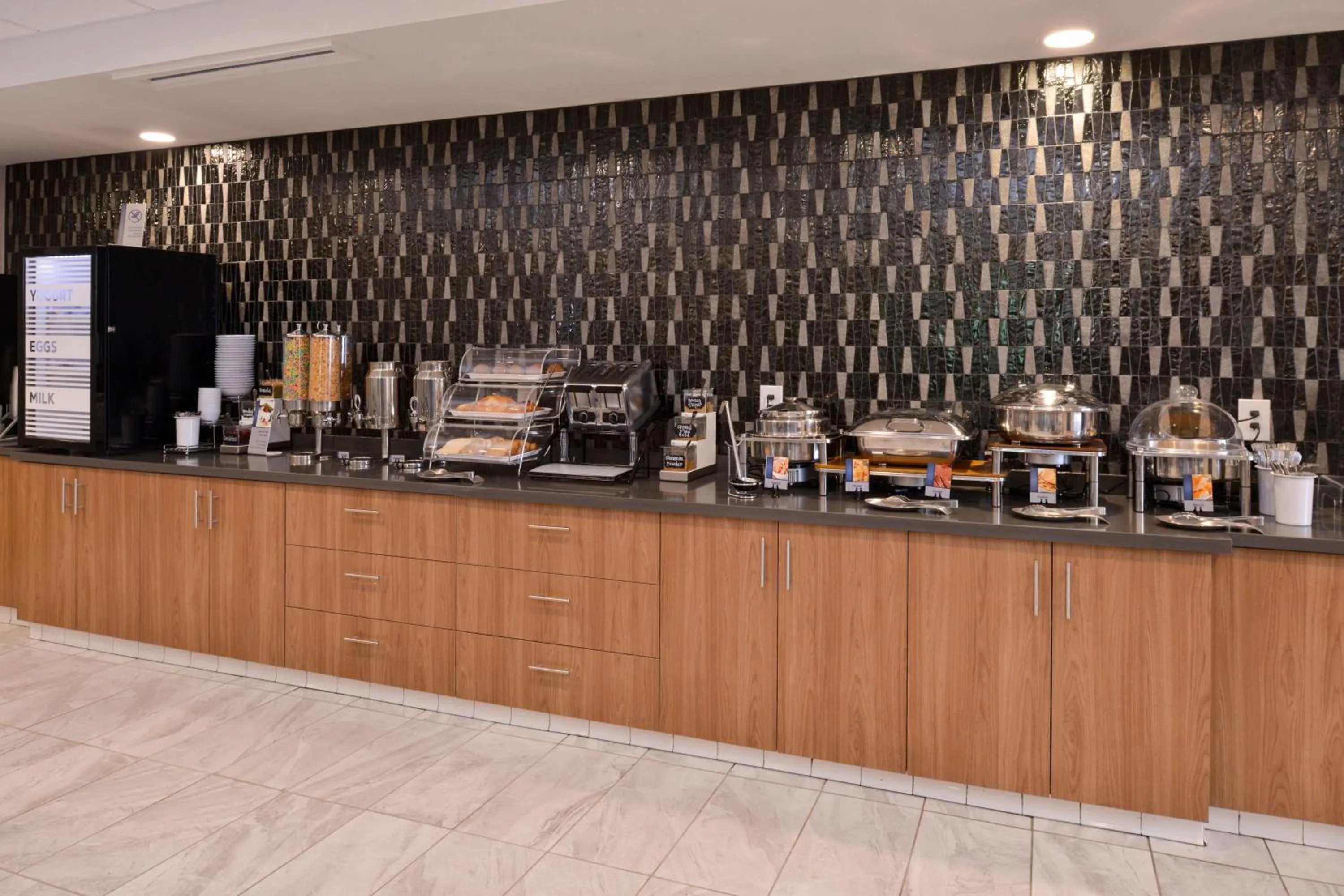 Restaurant/places to eat in Best Western Plus Coalinga Inn