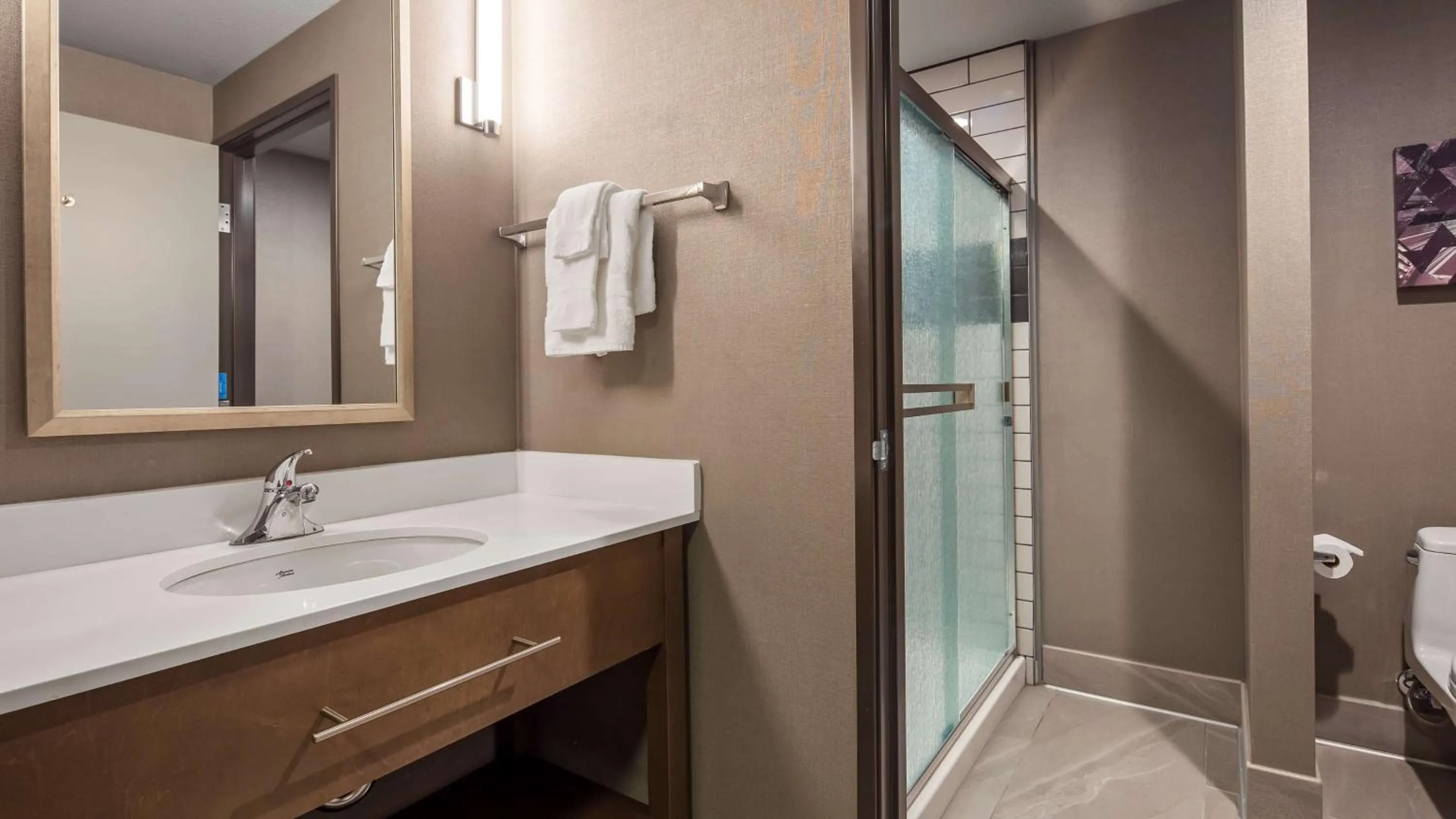 Photo of the whole room in Best Western Plus Coalinga Inn