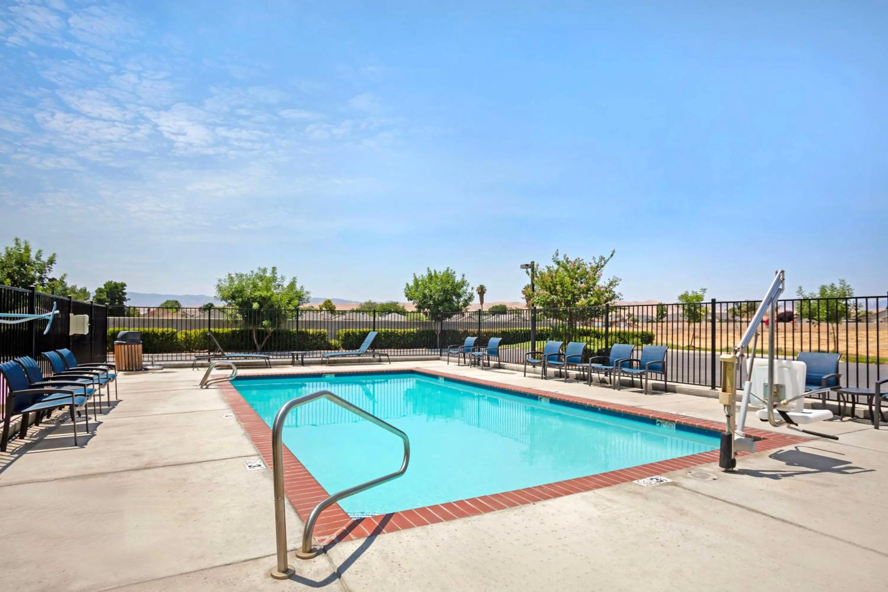 Pool view in Best Western Plus Coalinga Inn