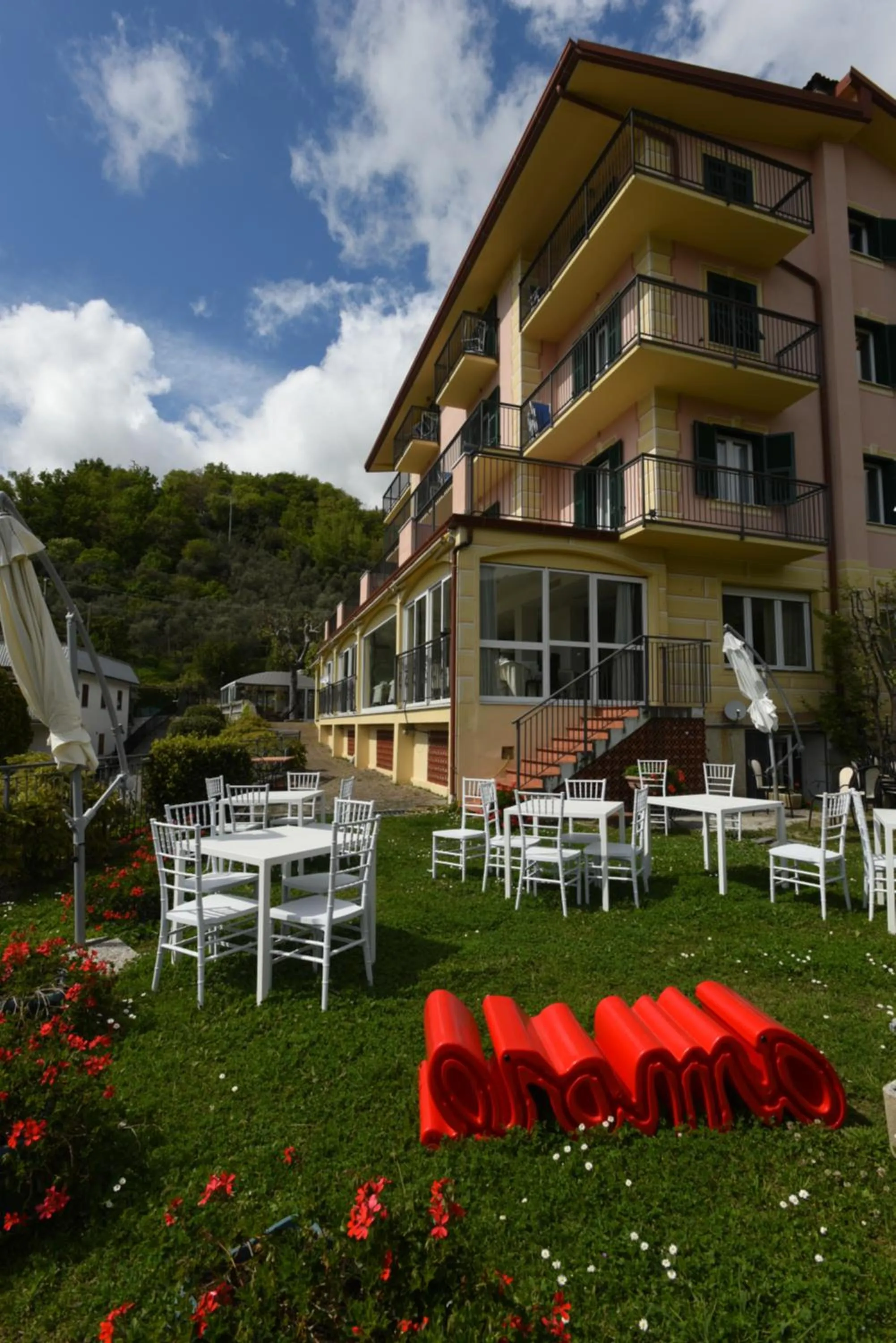 Property building in Hotel La Vigna