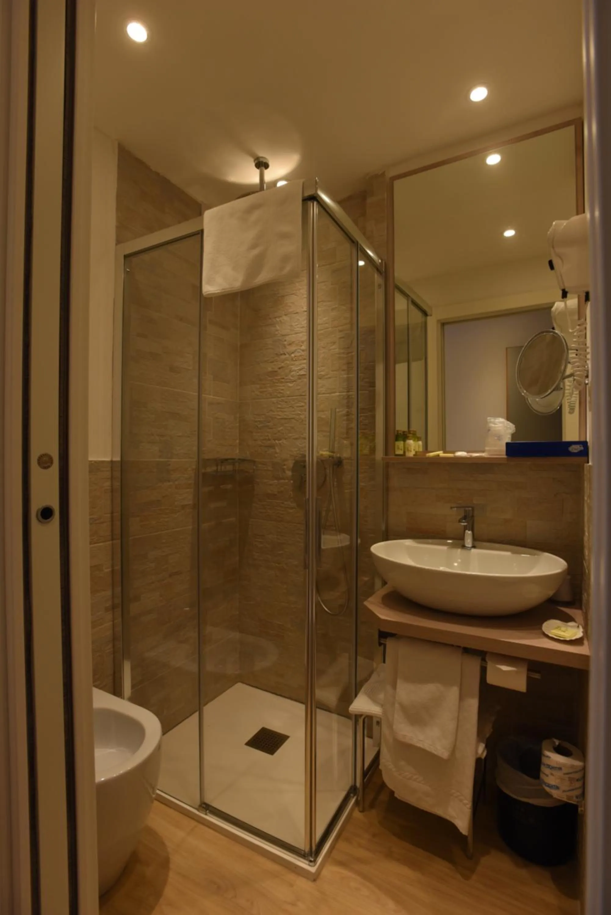 Shower in Hotel La Vigna