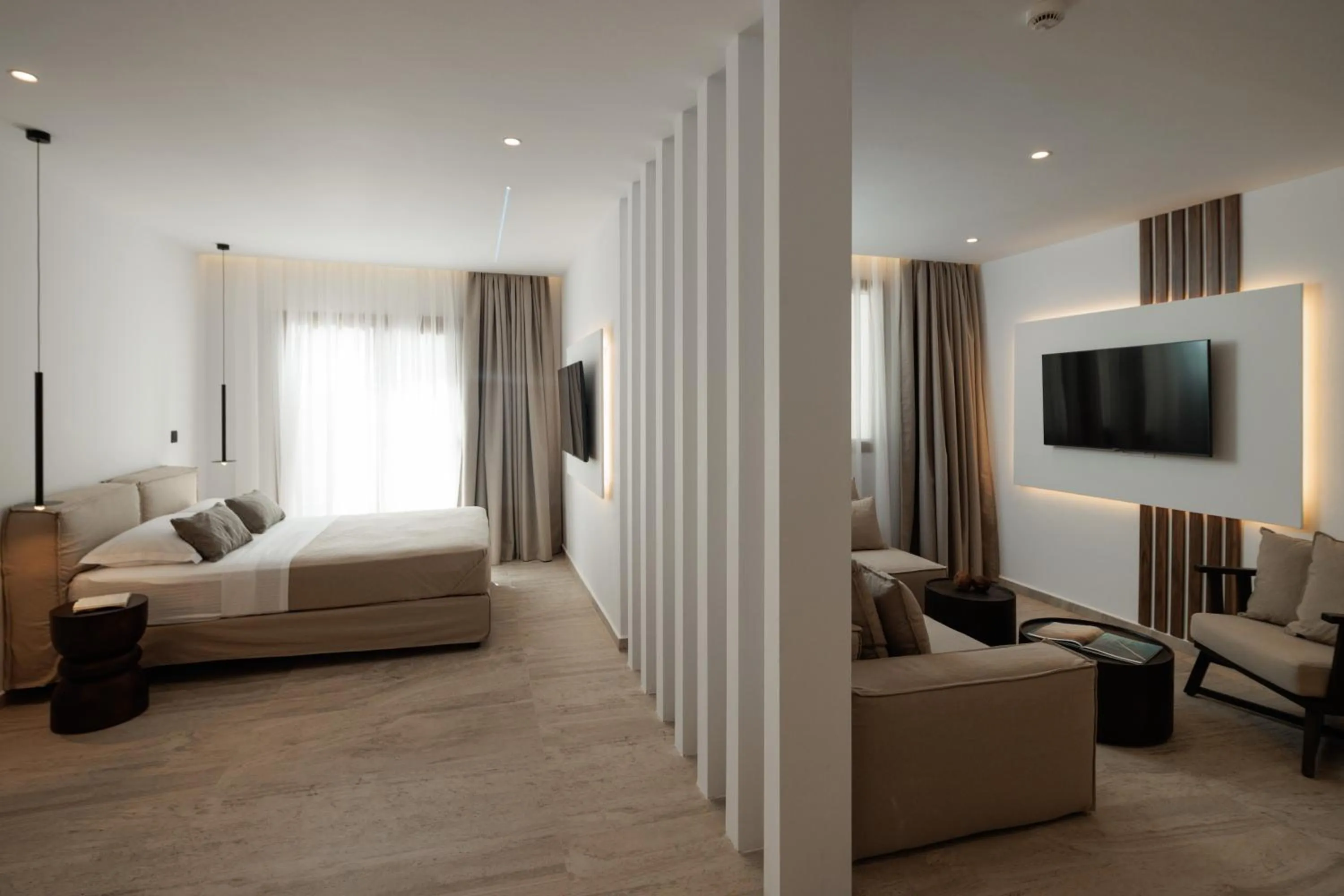 Hot Tub, Bed in Hotel Sphinx