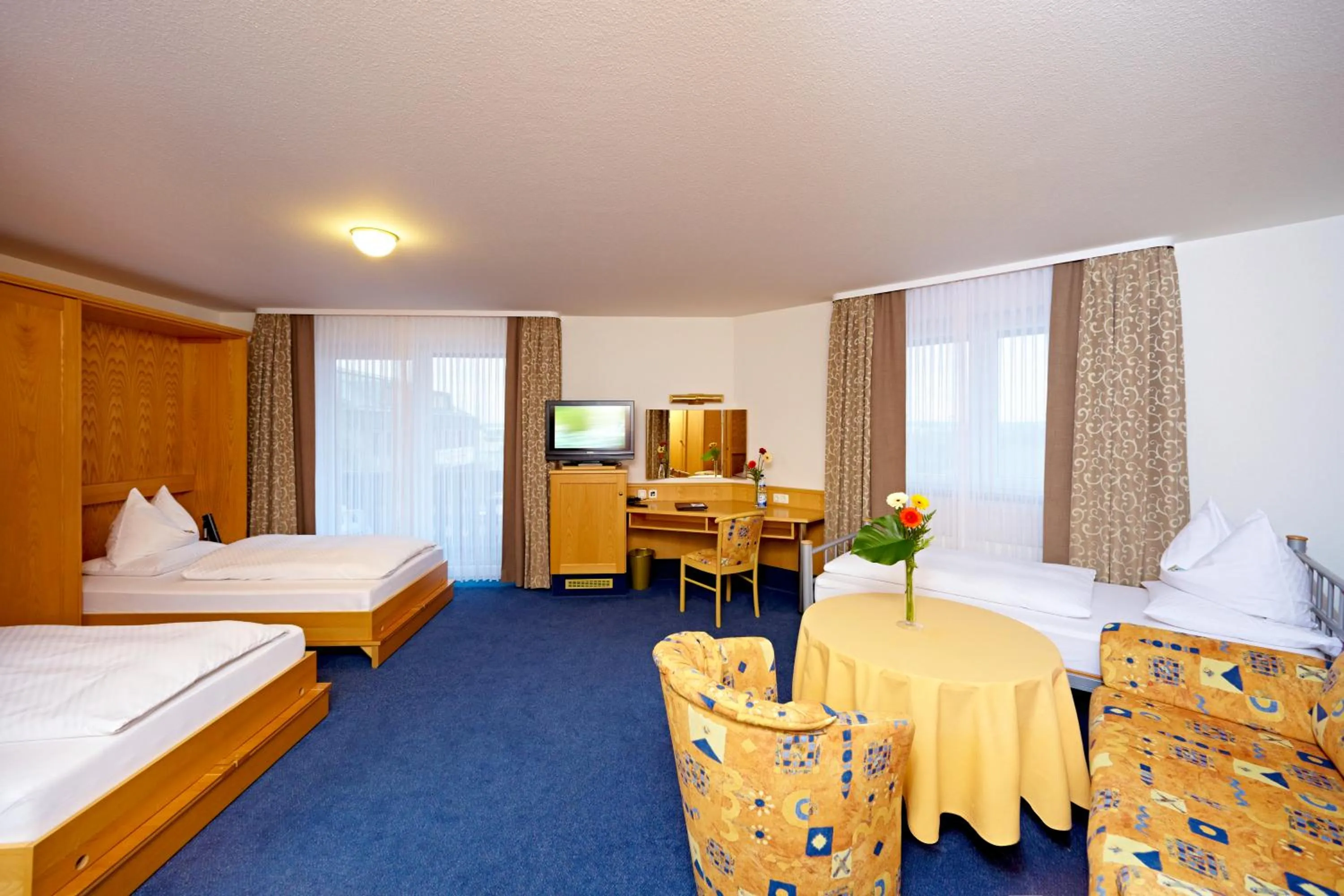 Photo of the whole room, Bed in Sonnenhof