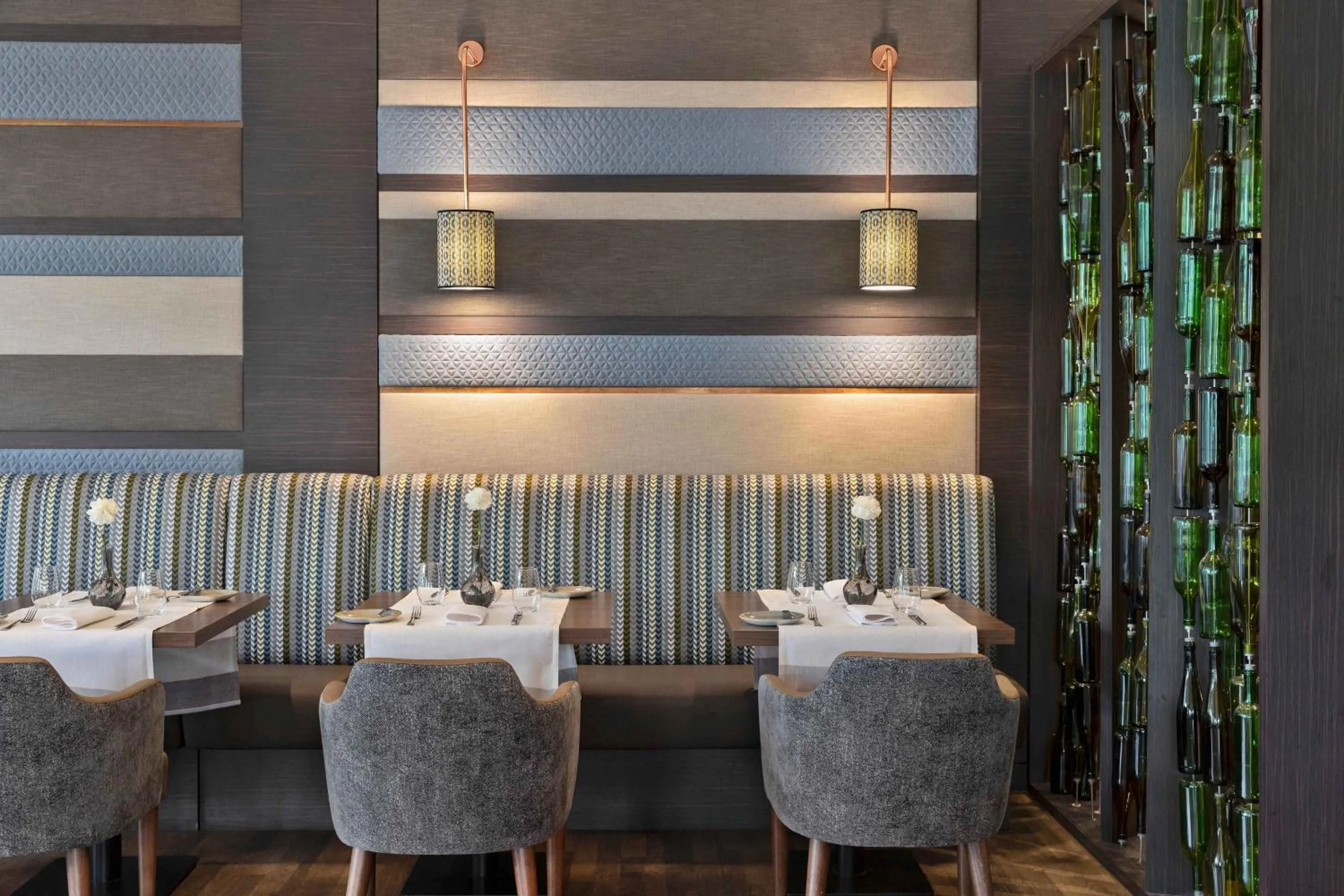 Restaurant/places to eat in Courtyard by Marriott Wiesbaden-Nordenstadt