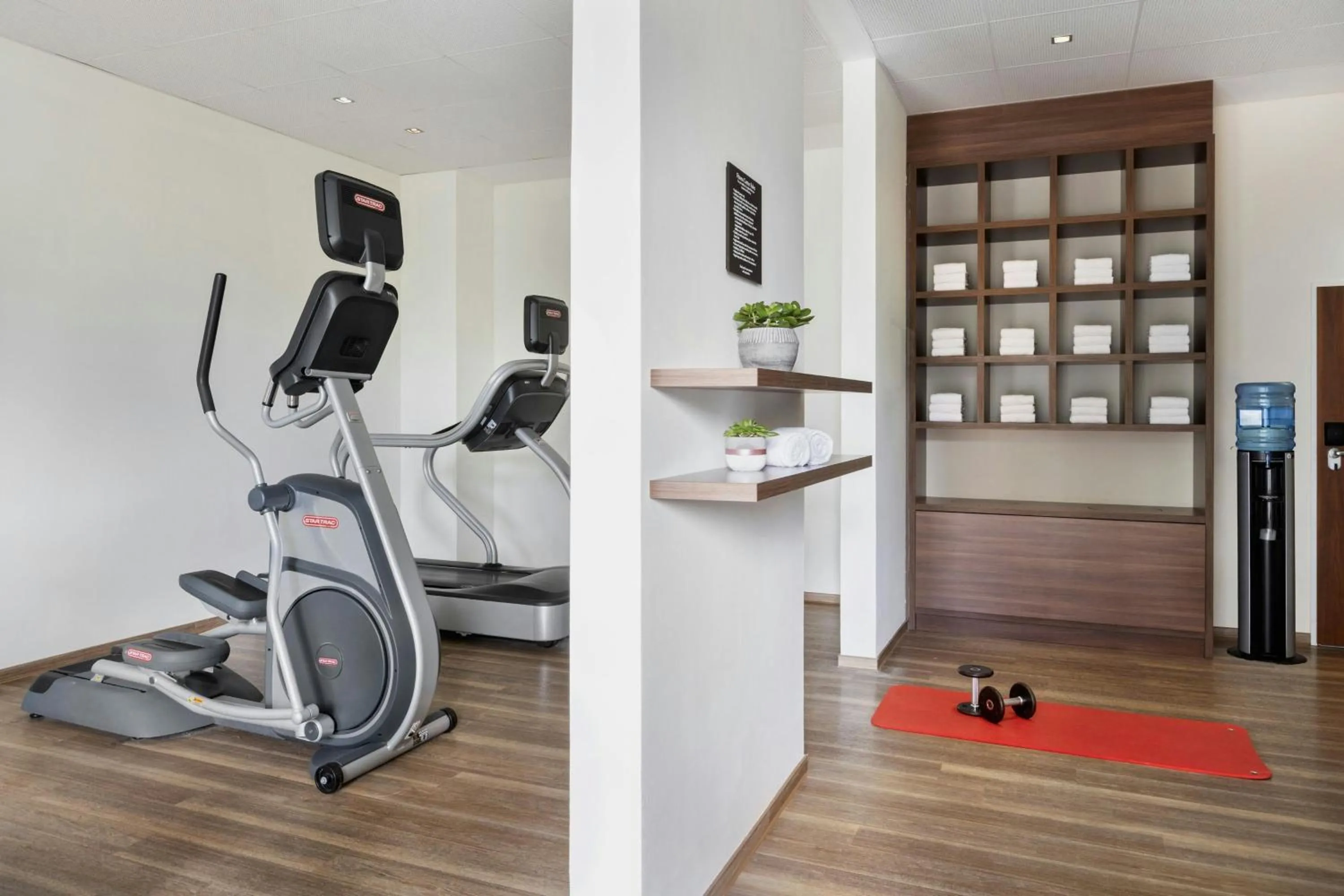 Fitness centre/facilities in Courtyard by Marriott Wiesbaden-Nordenstadt