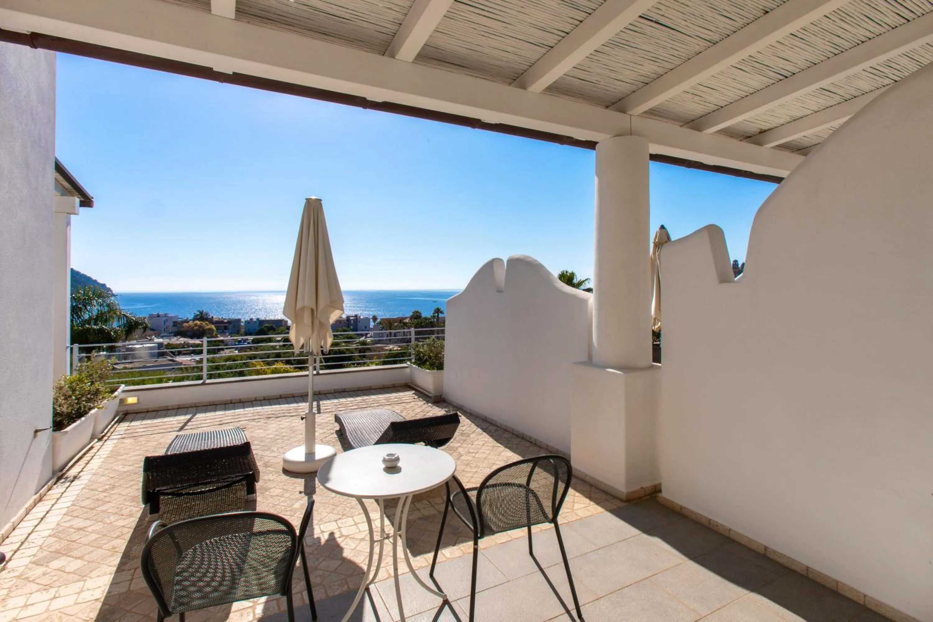 Solarium in Hotel Mea - Aeolian Charme