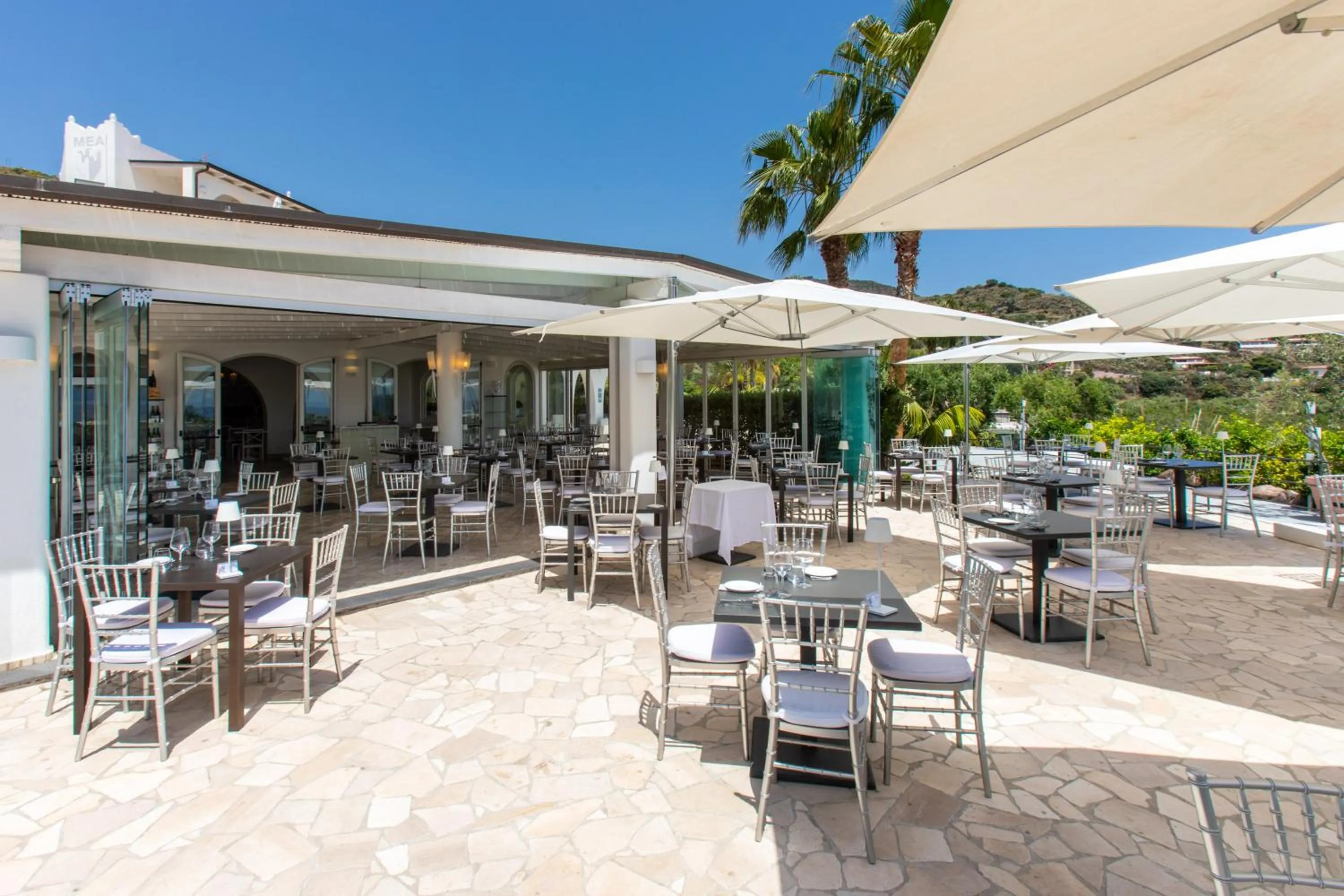 Restaurant/places to eat in Hotel Mea - Aeolian Charme