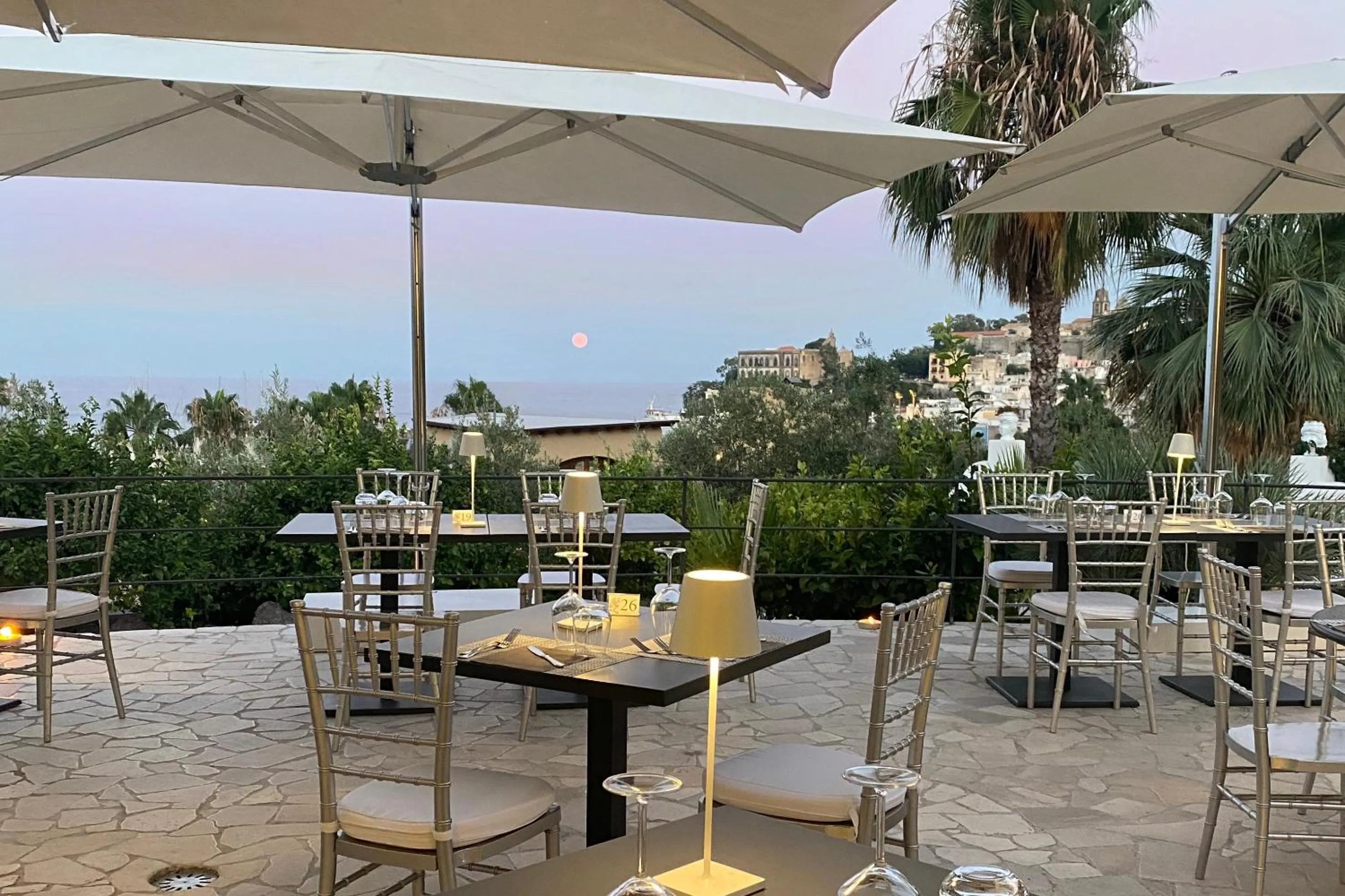 Restaurant/places to eat in Hotel Mea - Aeolian Charme