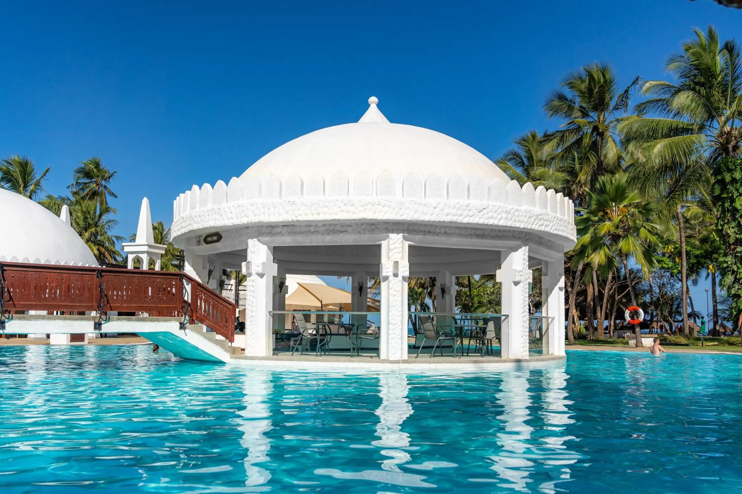 Swimming pool in Southern Palms Beach Resort