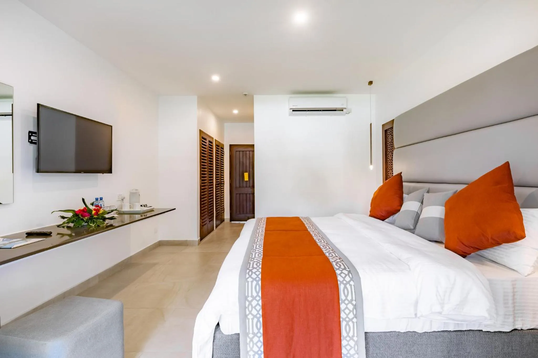 Bed in Southern Palms Beach Resort