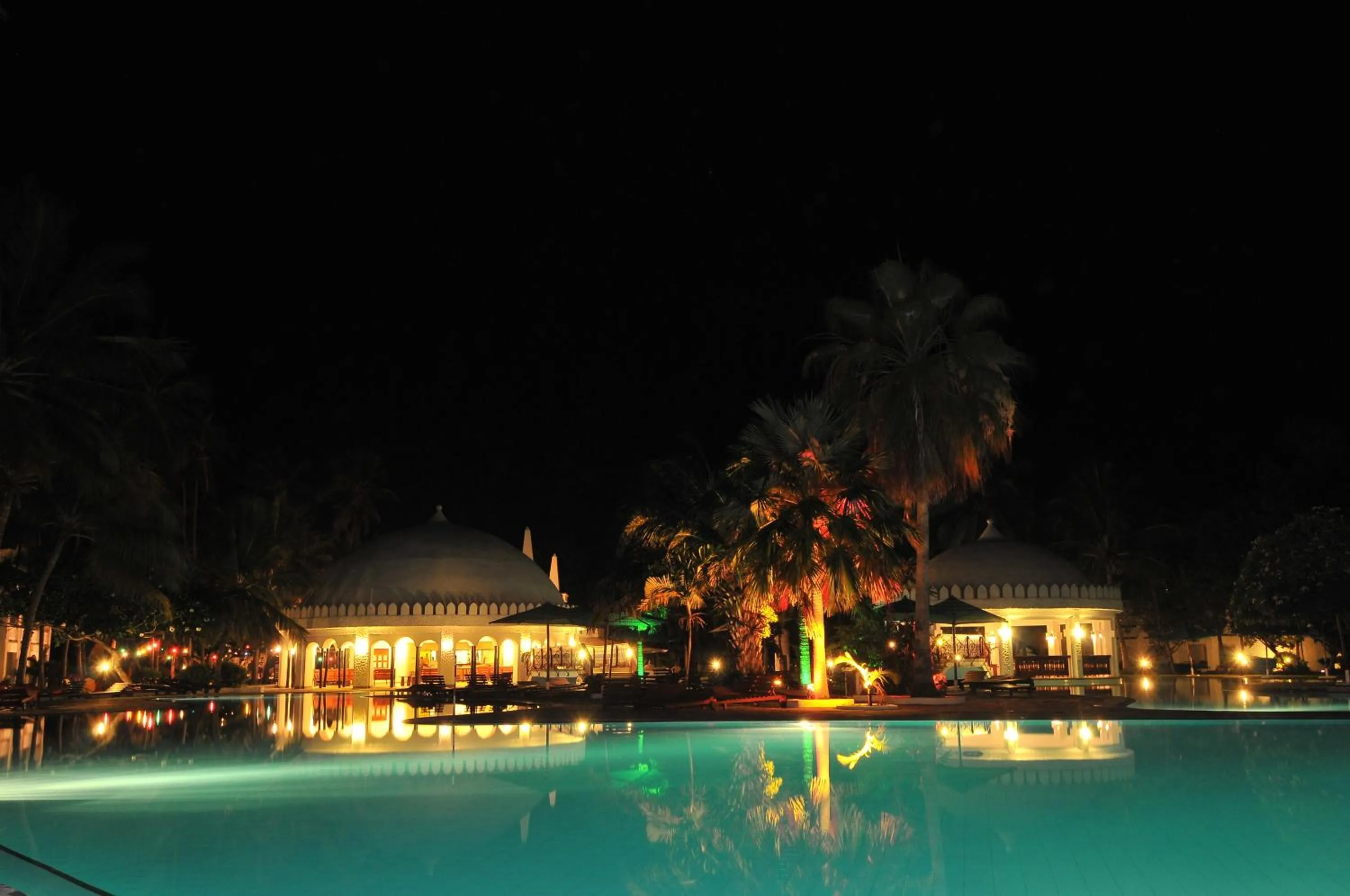 Facade/entrance in Southern Palms Beach Resort