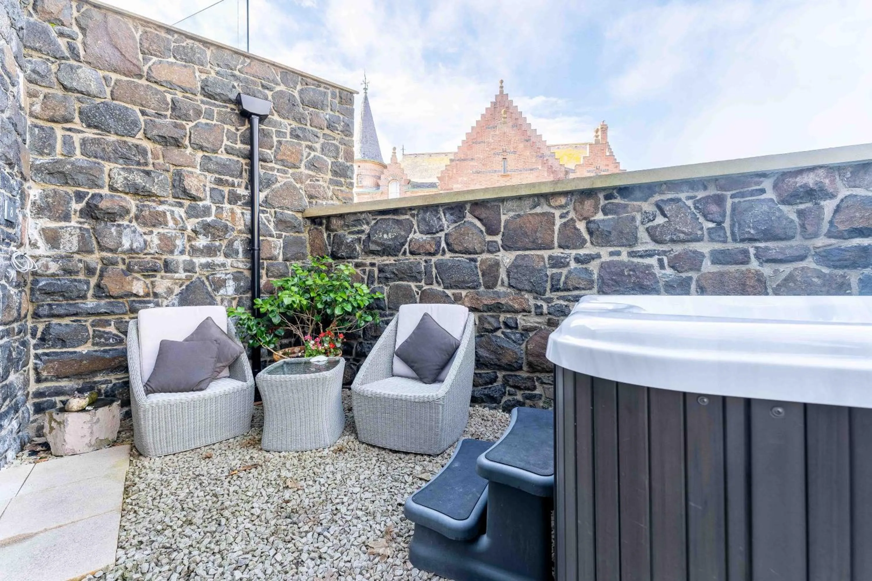 Antrim House Guest Rooms & Suites