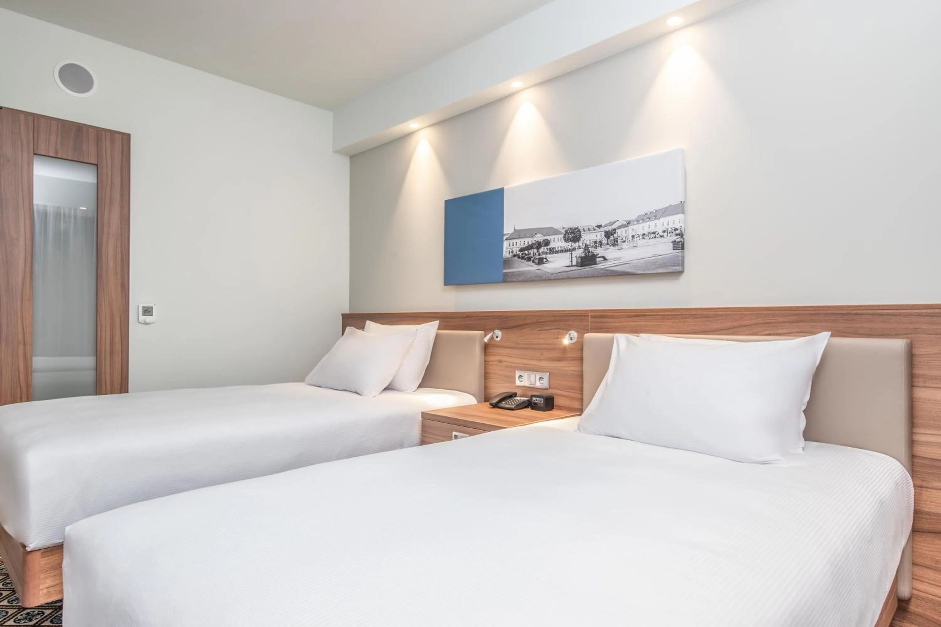 Bed in Hampton by Hilton Oswiecim