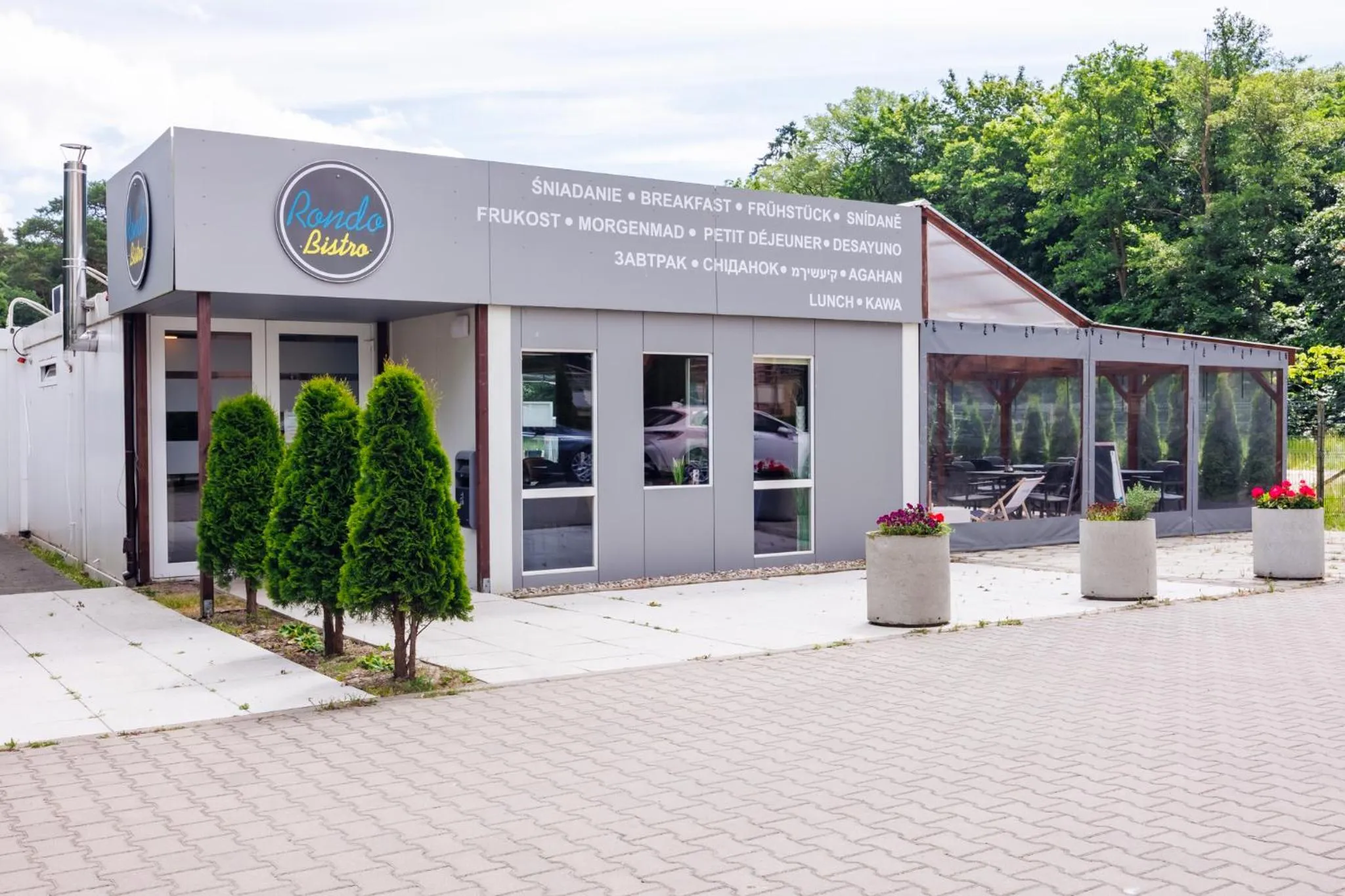 Restaurant/places to eat in Apartamenty Zdrojowa