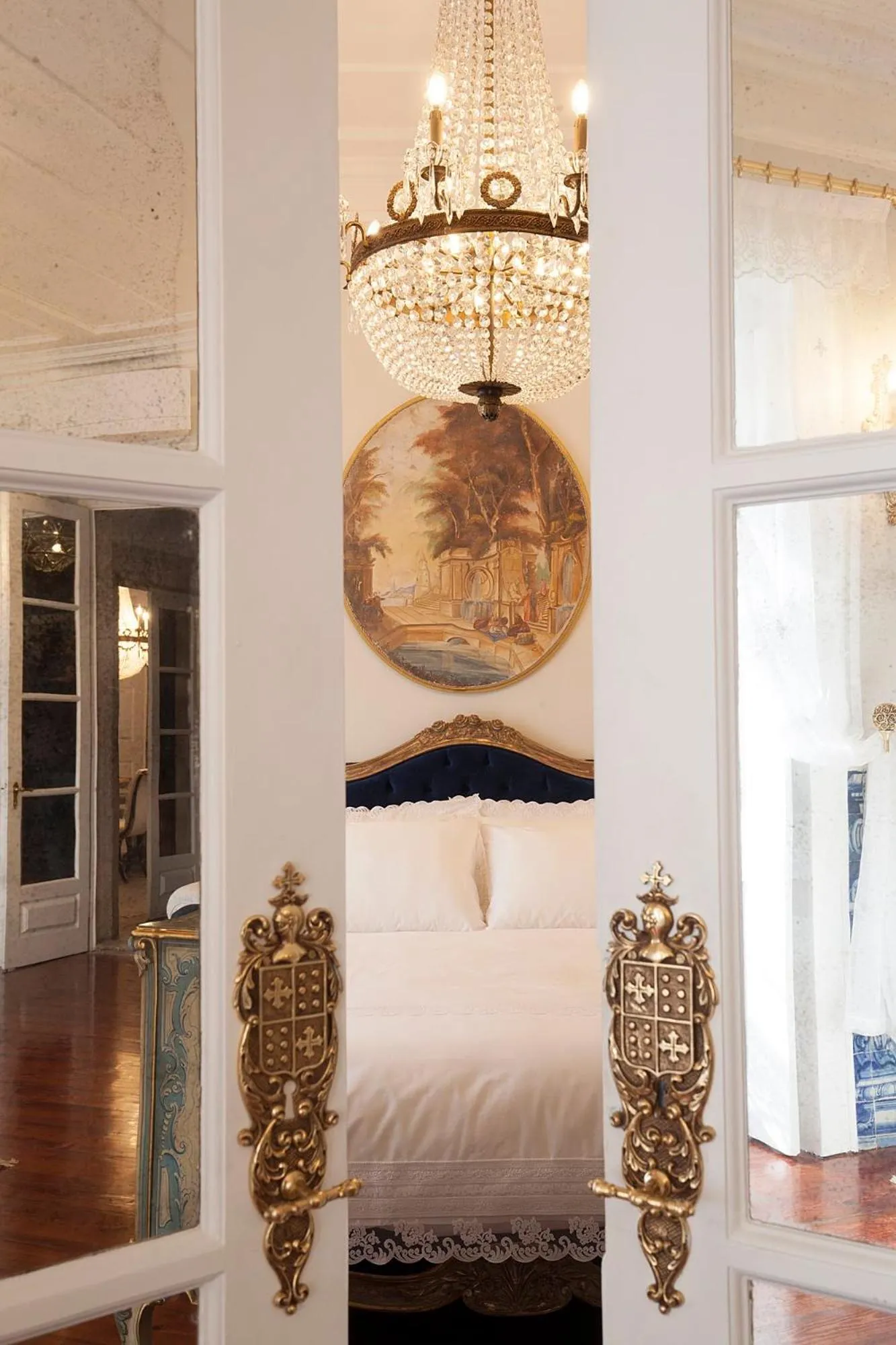 Decorative detail, Bed in Casa dell'Arte Club House