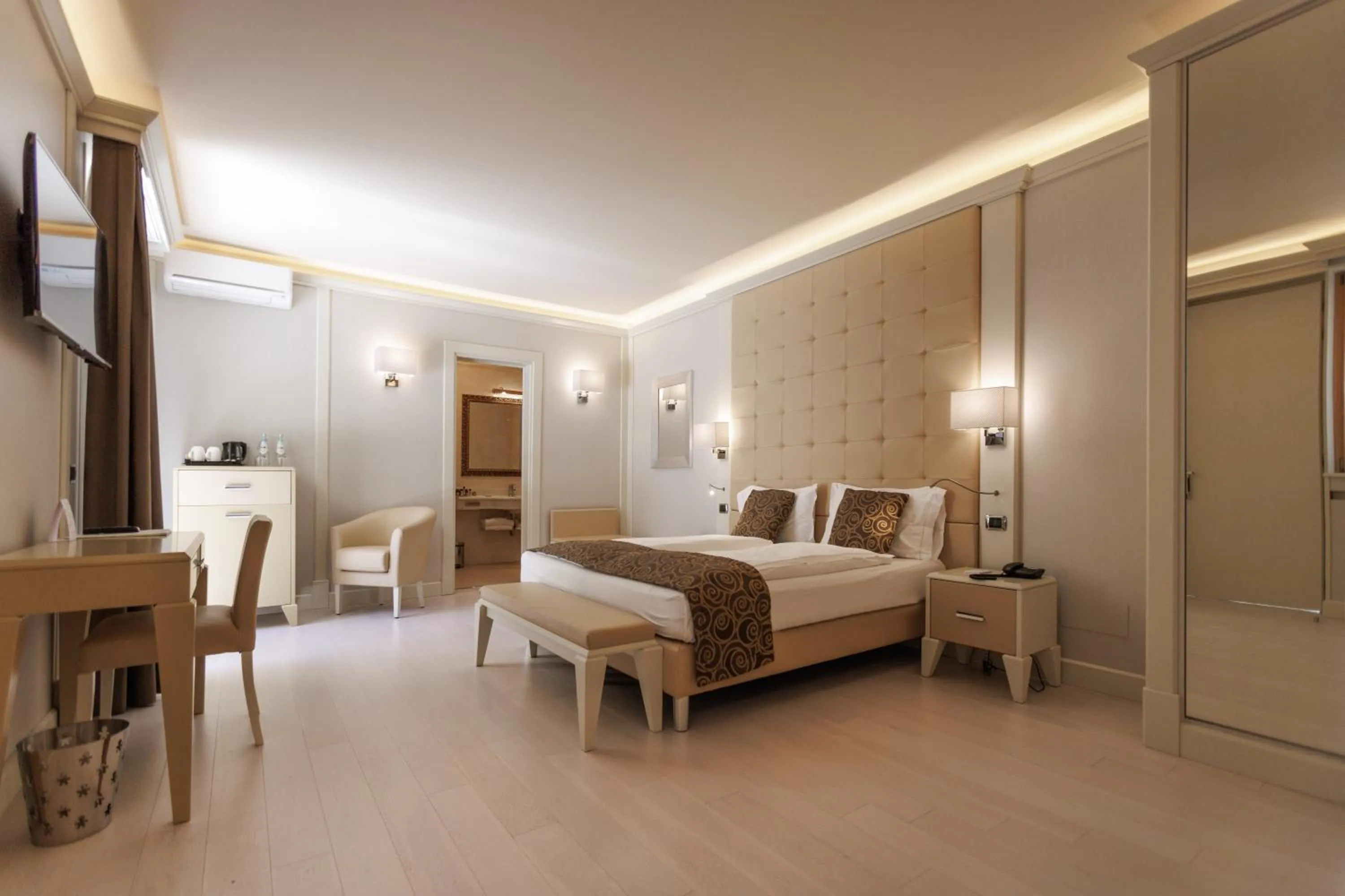 Bedroom, Bed in Park Hotel Imperial