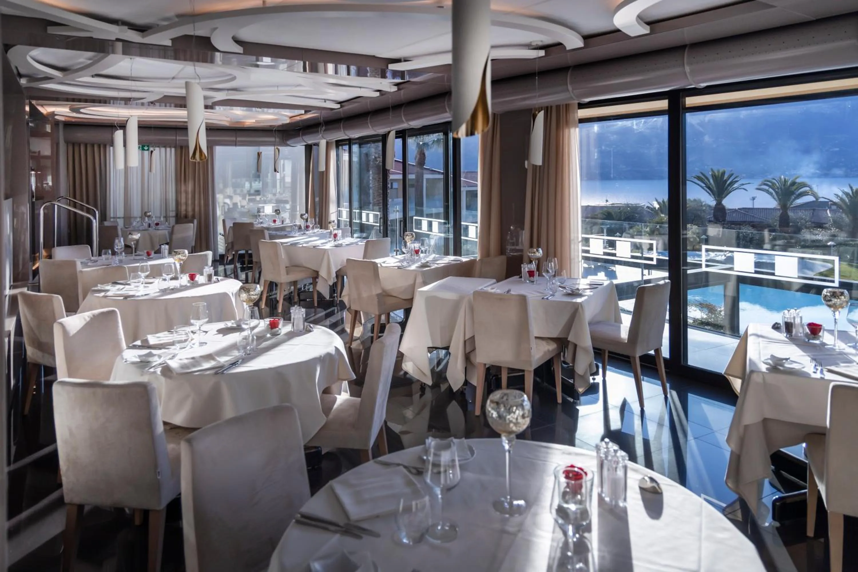 Restaurant/places to eat in Park Hotel Imperial