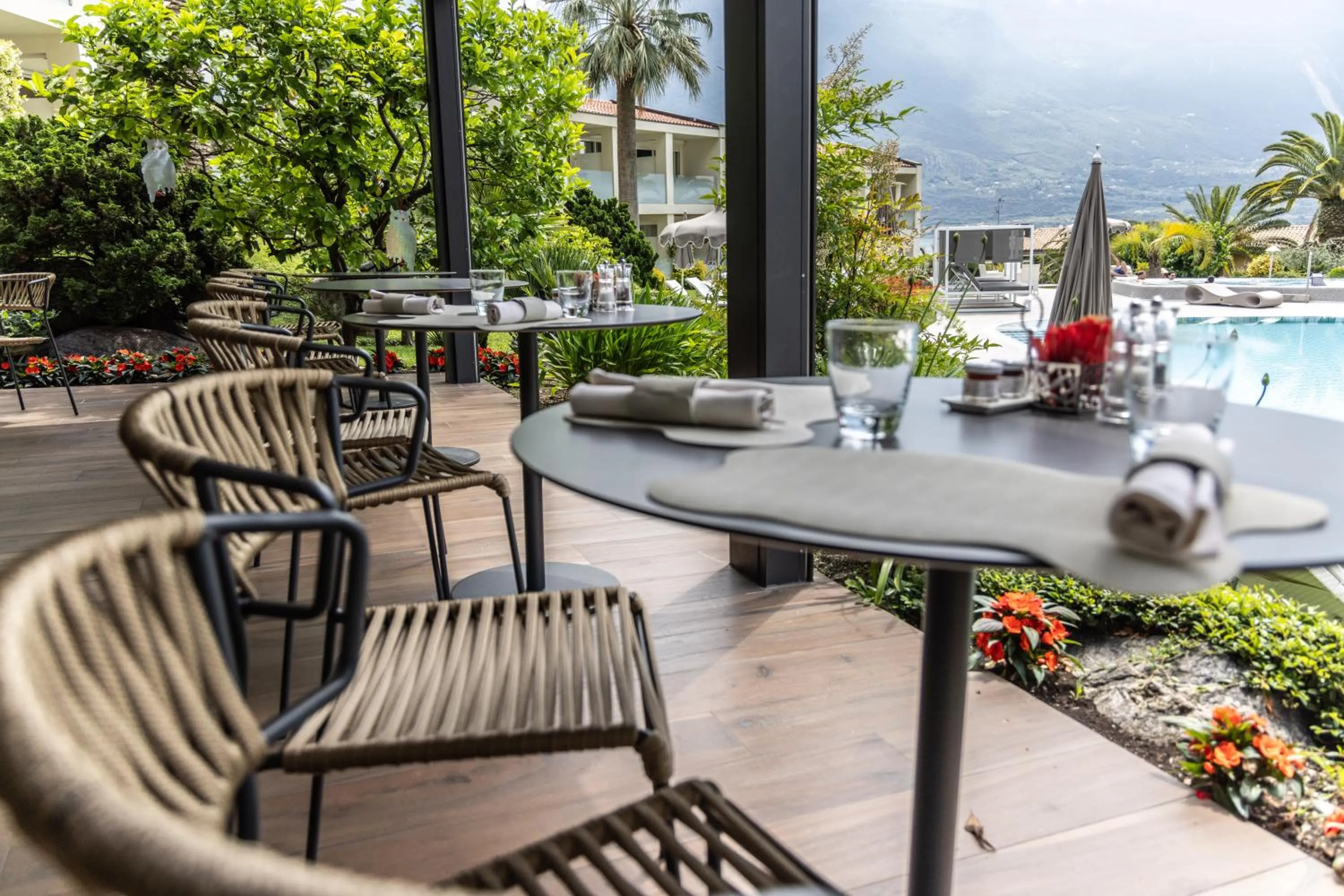 Restaurant/places to eat in Park Hotel Imperial