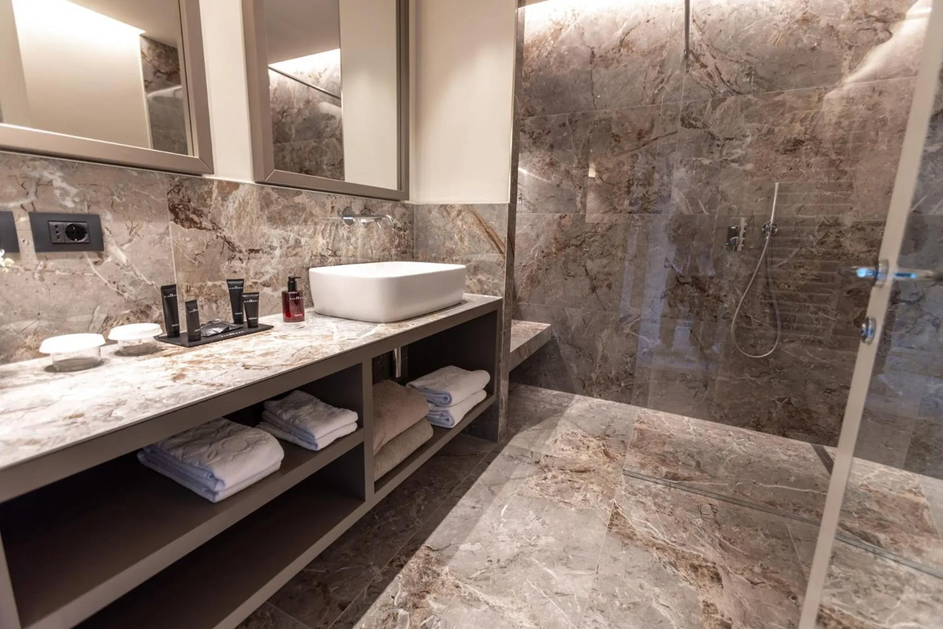 Shower in Park Hotel Imperial