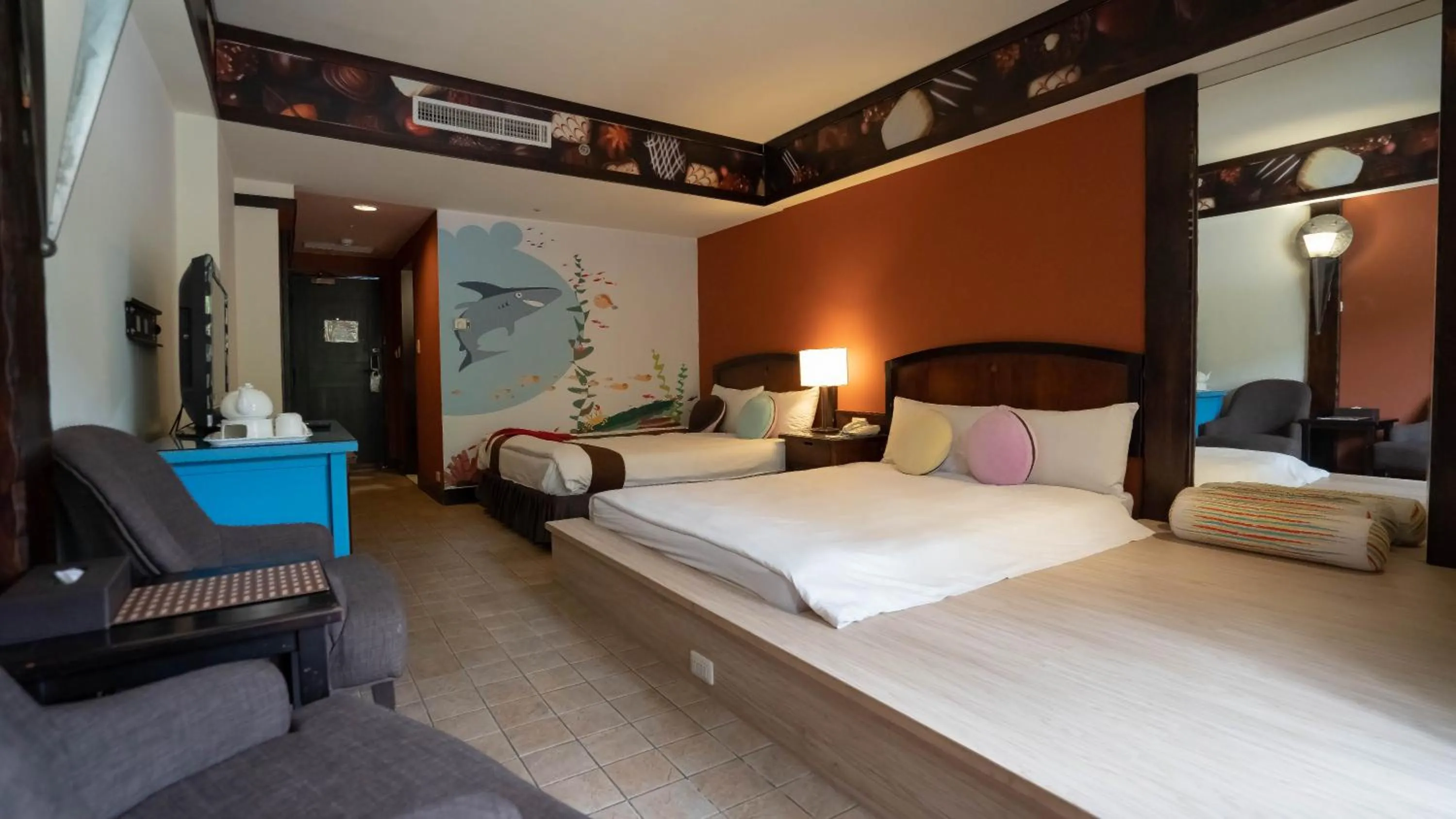 Photo of the whole room, Bed in Yoho Beach Resort Kenting