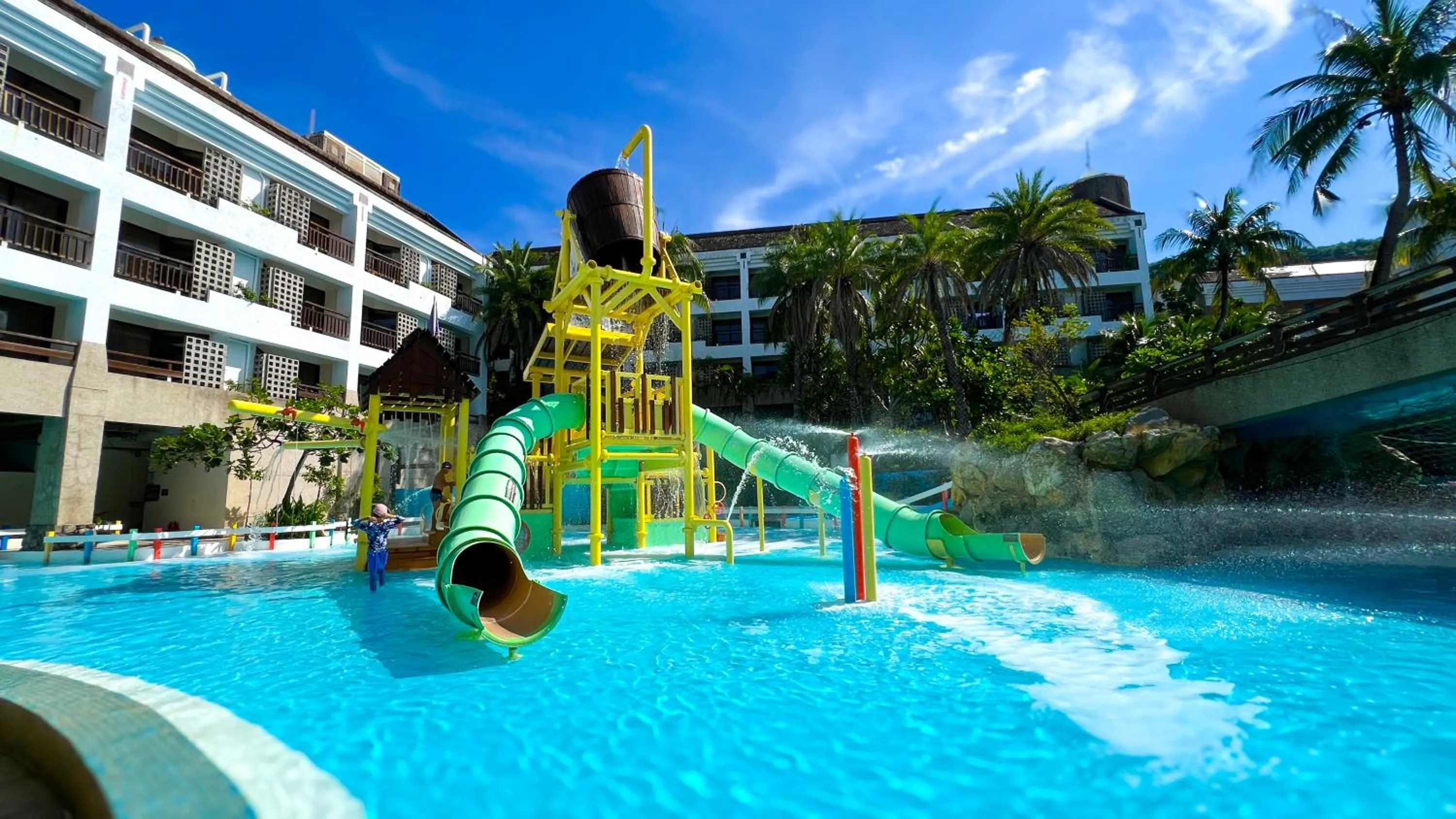 Swimming pool in Yoho Beach Resort Kenting