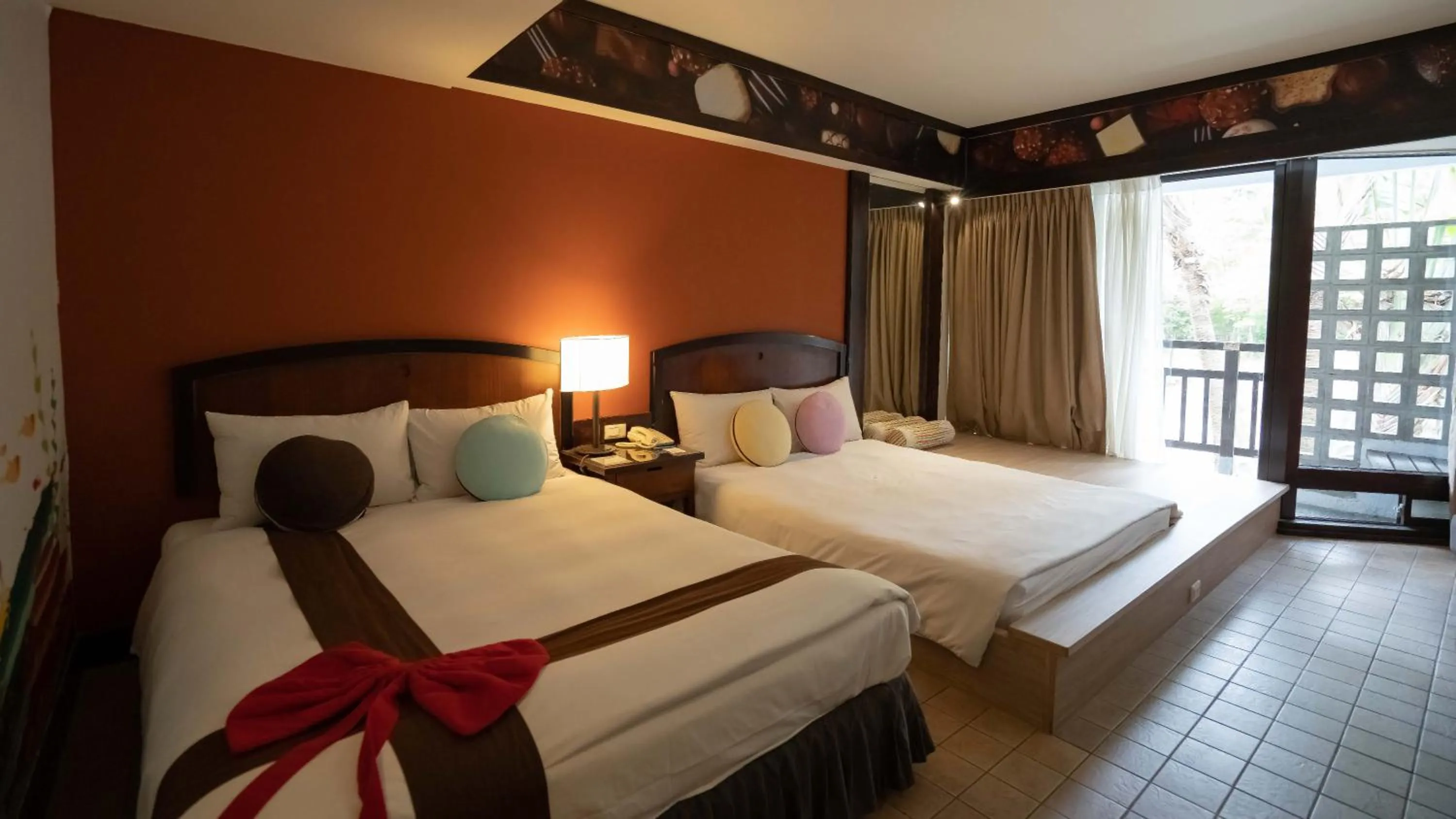 Photo of the whole room, Bed in Yoho Beach Resort Kenting