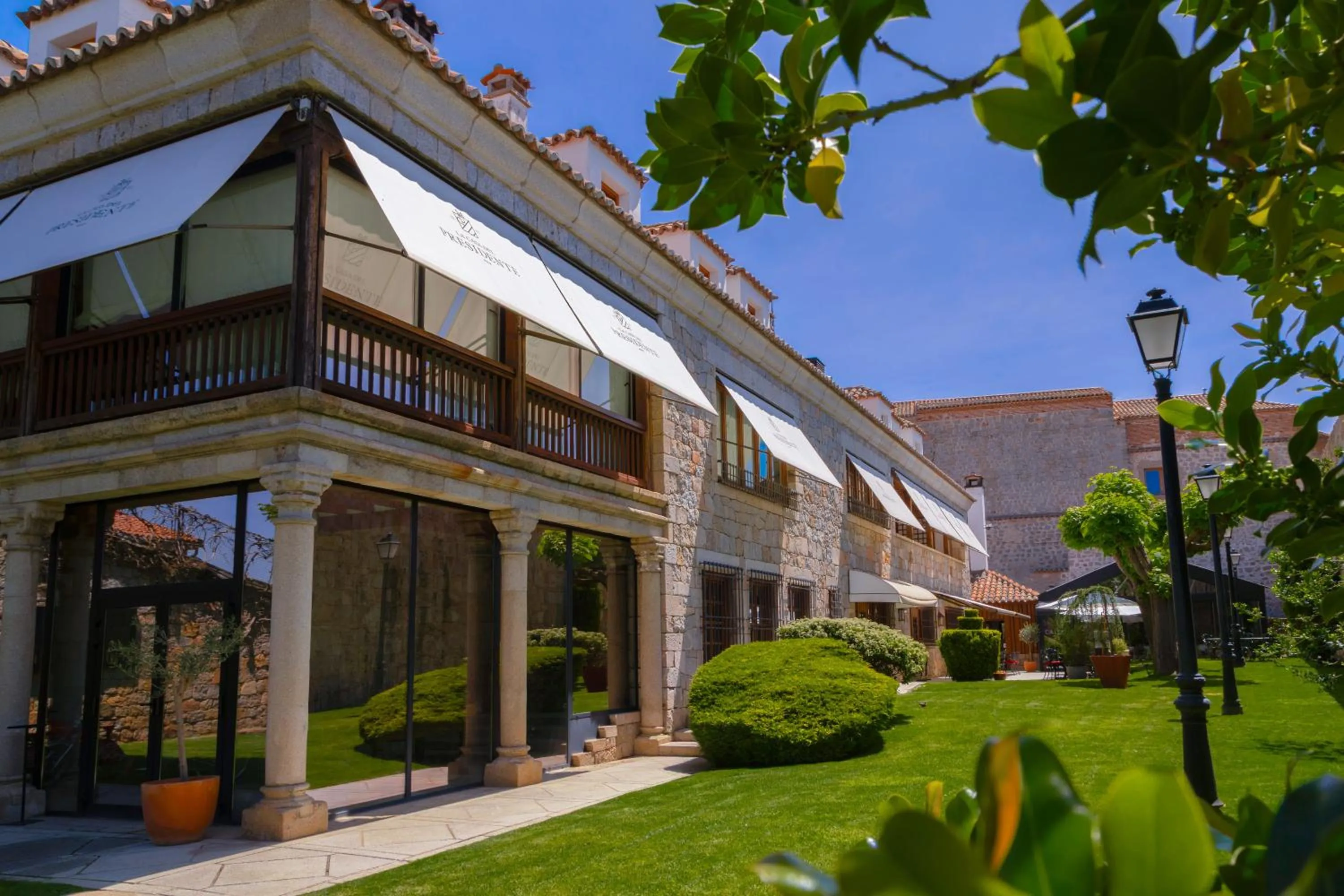 Property building in La Casa del Presidente