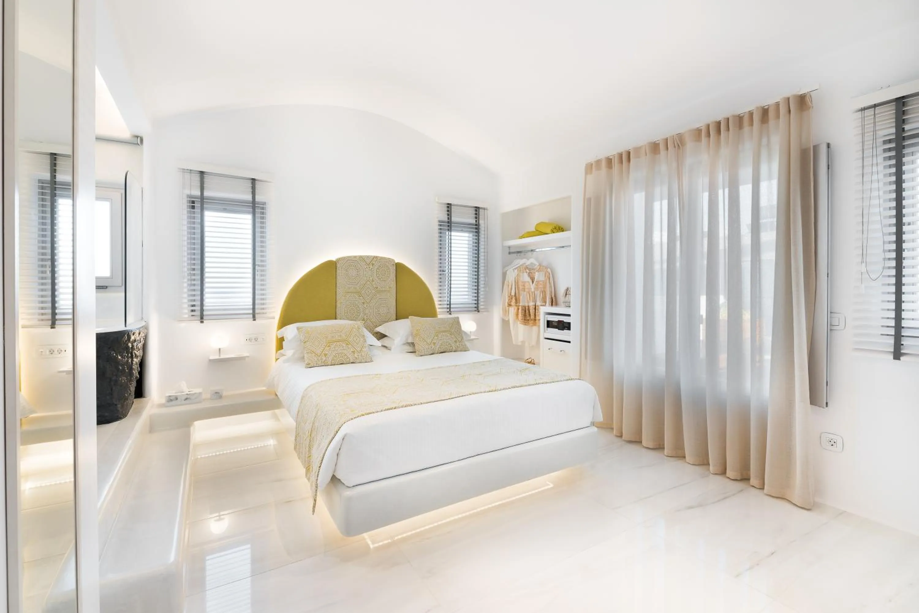 Bed in Emfasis Luxury Villa