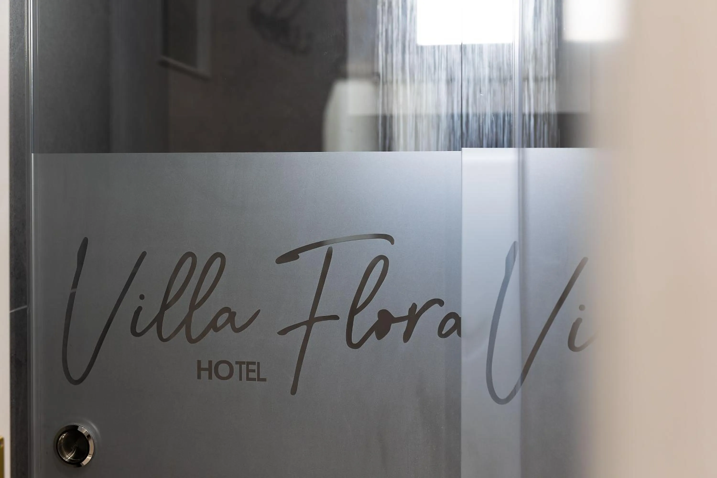 Shower in Hotel Villa Flora