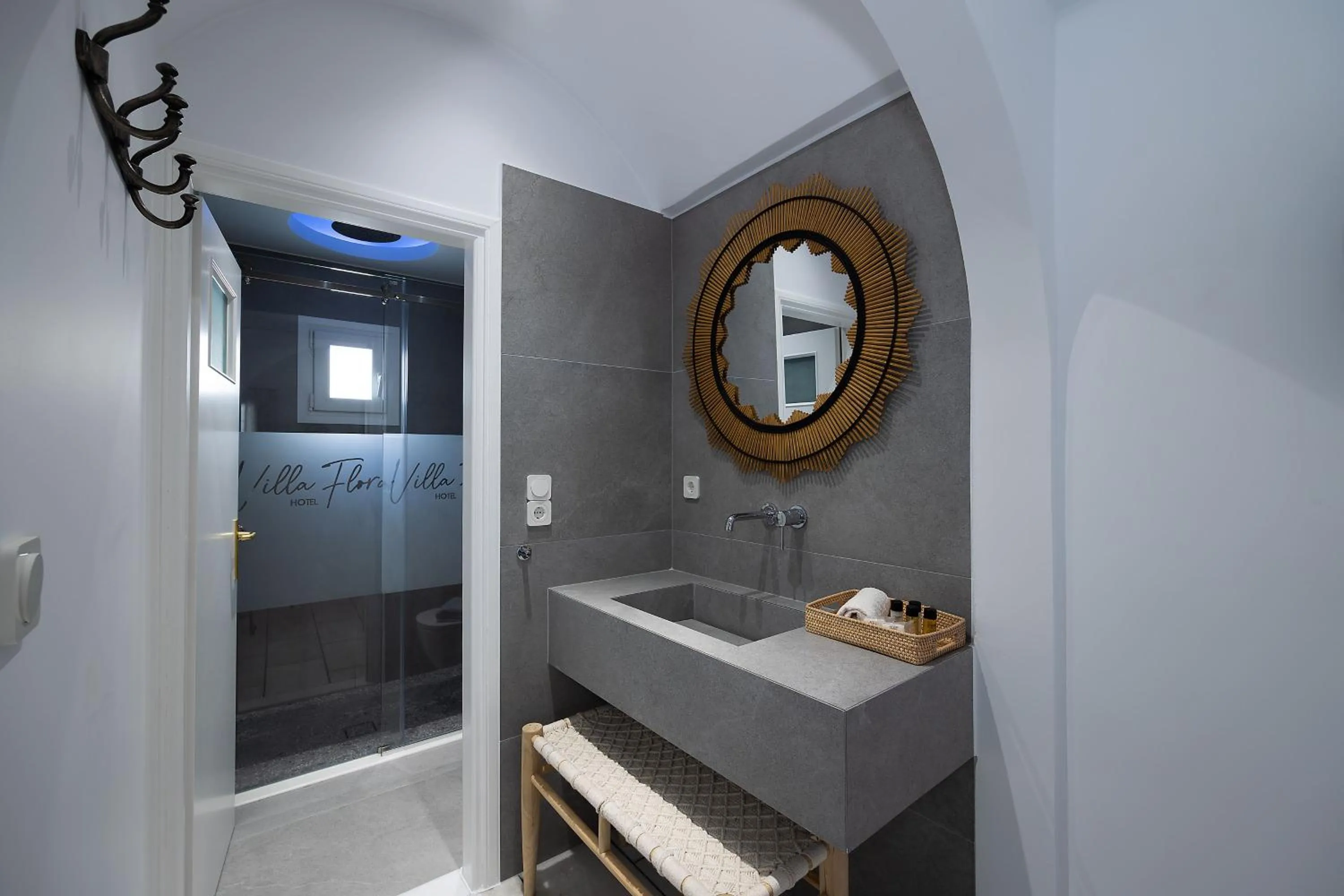 Shower in Hotel Villa Flora