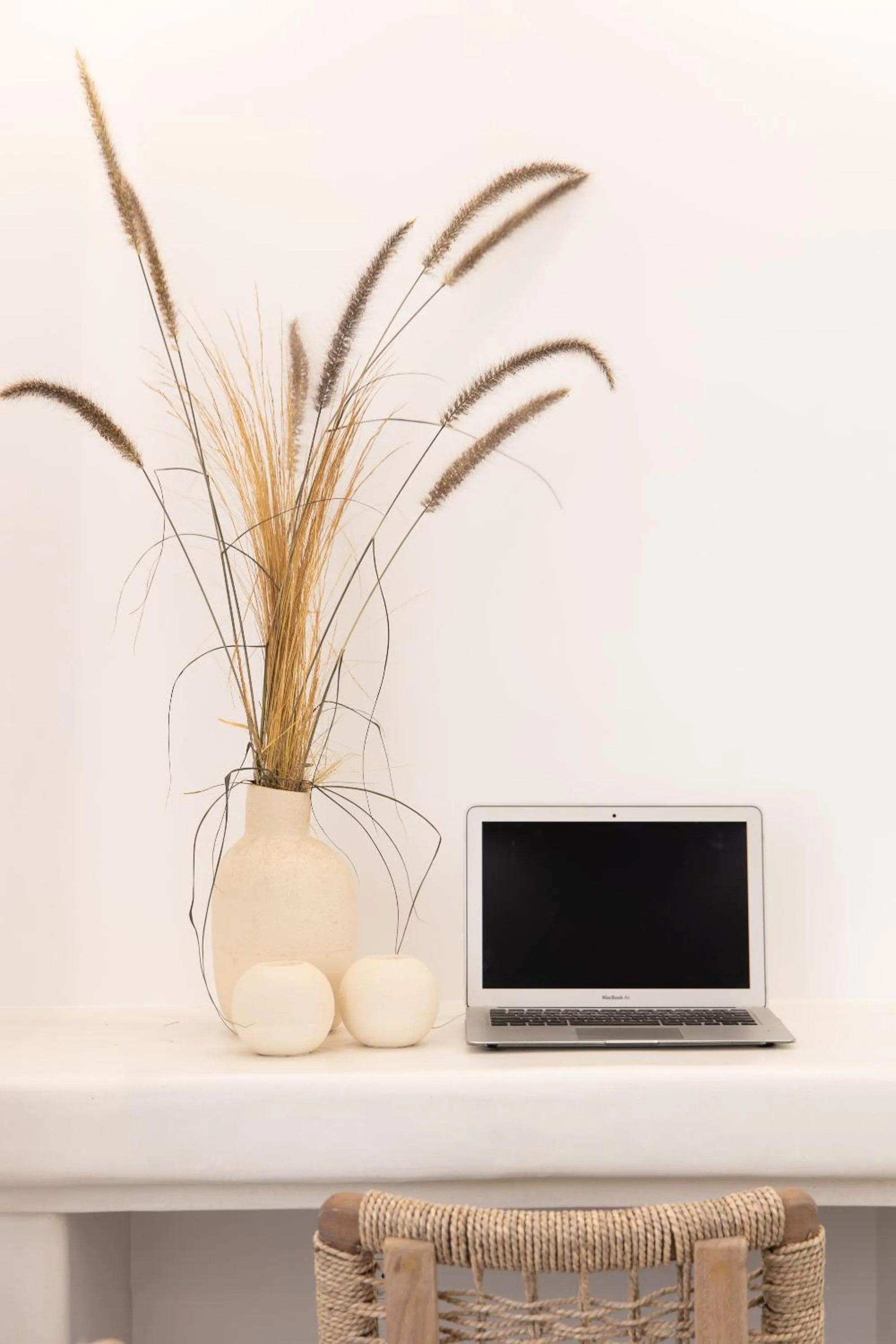 Communal lounge/ TV room in Hotel Villa Flora