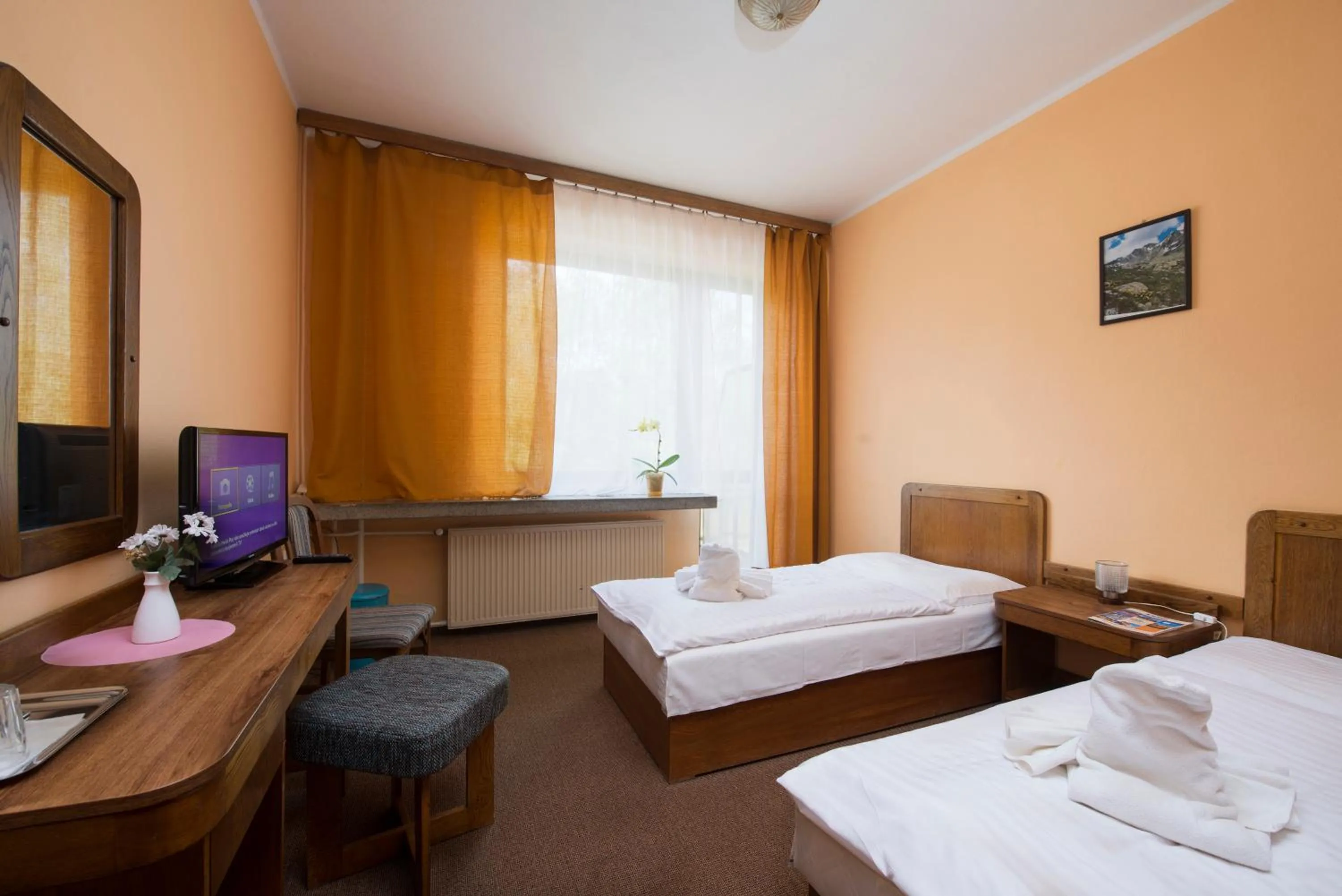 Photo of the whole room, Bed in Hotel SOREA ĎUMBIER