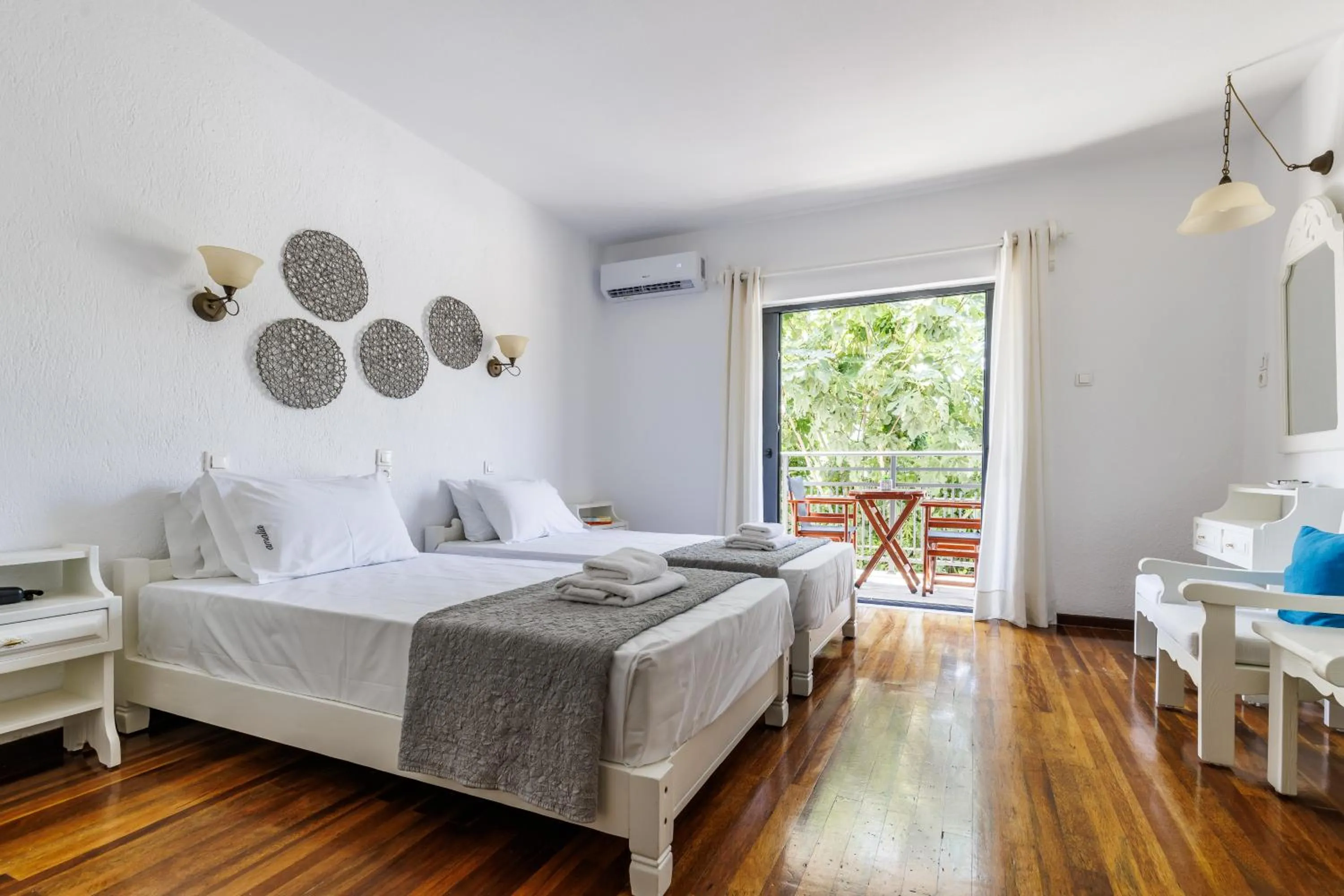 Bedroom, Bed in Amalia Hotel