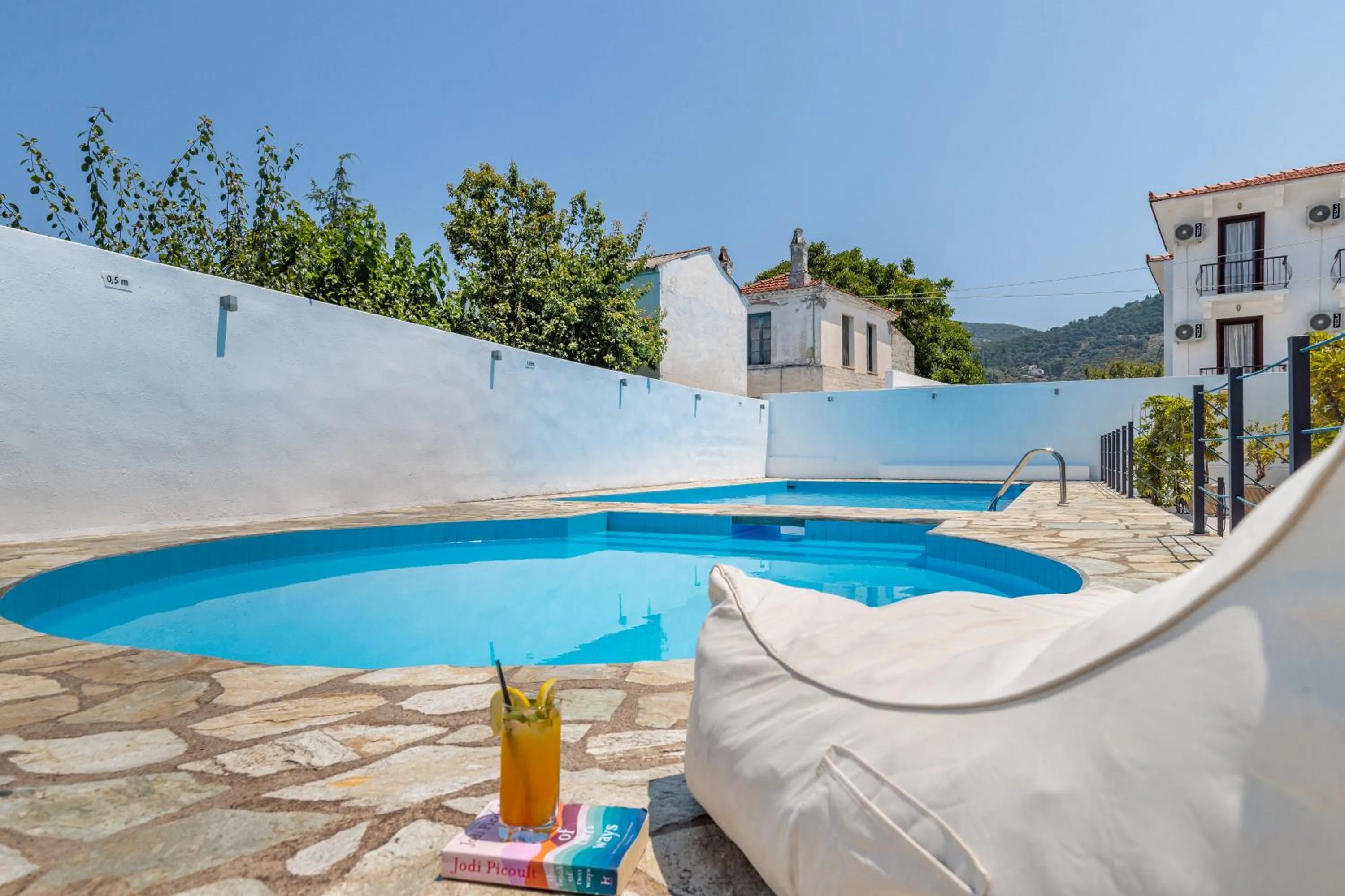 Swimming pool in Amalia Hotel