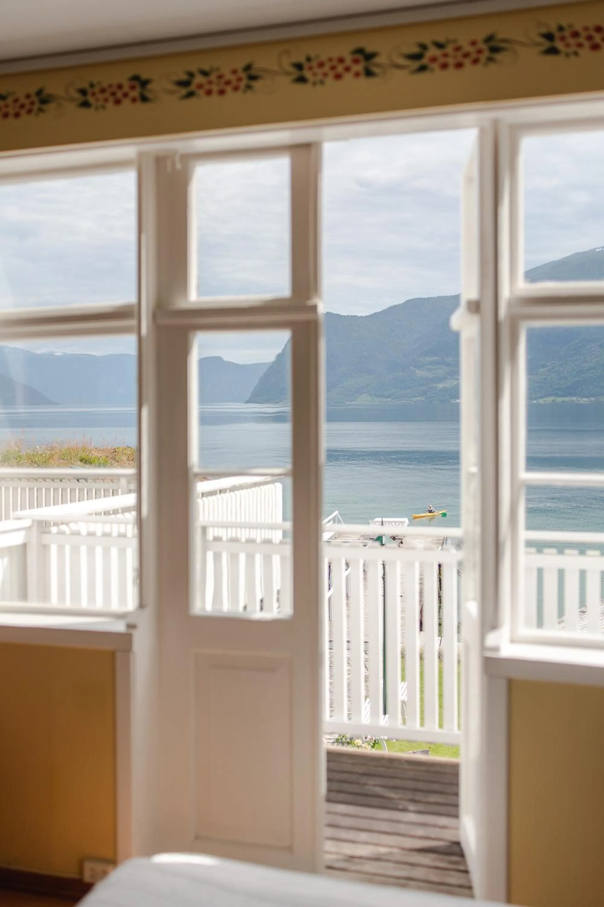 Balcony/Terrace, Bed in Leikanger Fjordhotel - Unike Hoteller