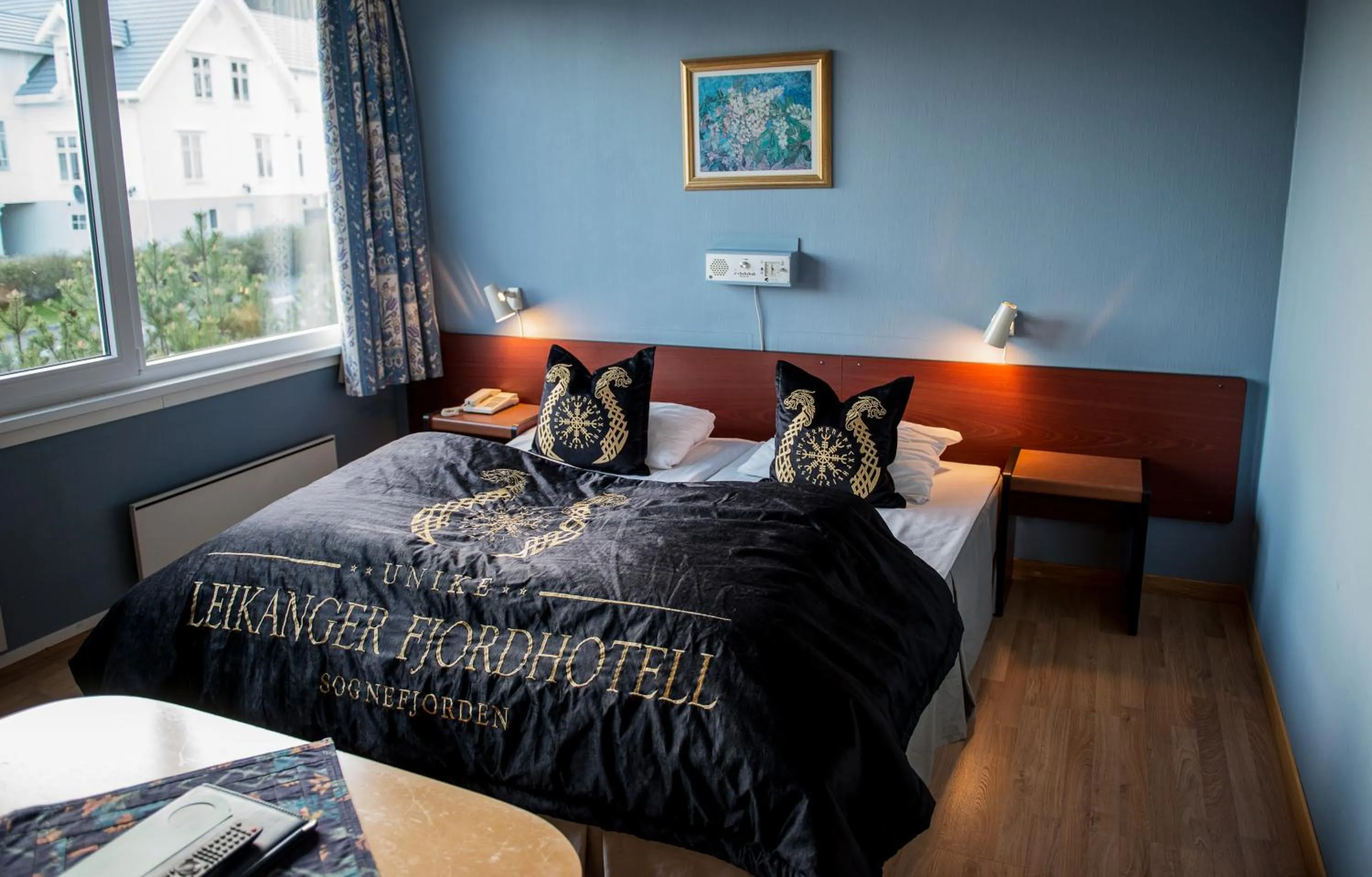 Bed in Leikanger Fjordhotel - Unike Hoteller