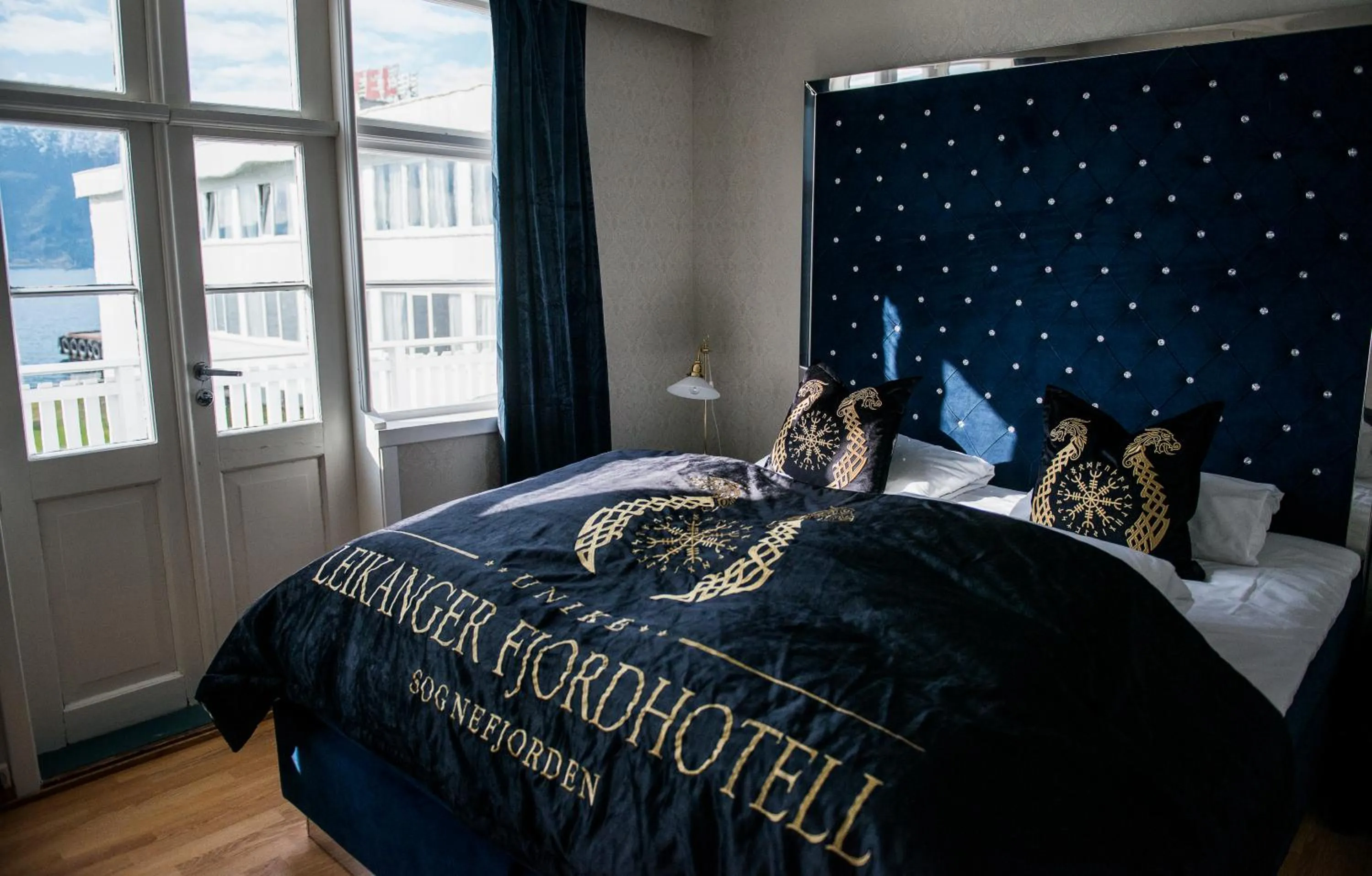 Bedroom, Bed in Leikanger Fjordhotel - Unike Hoteller