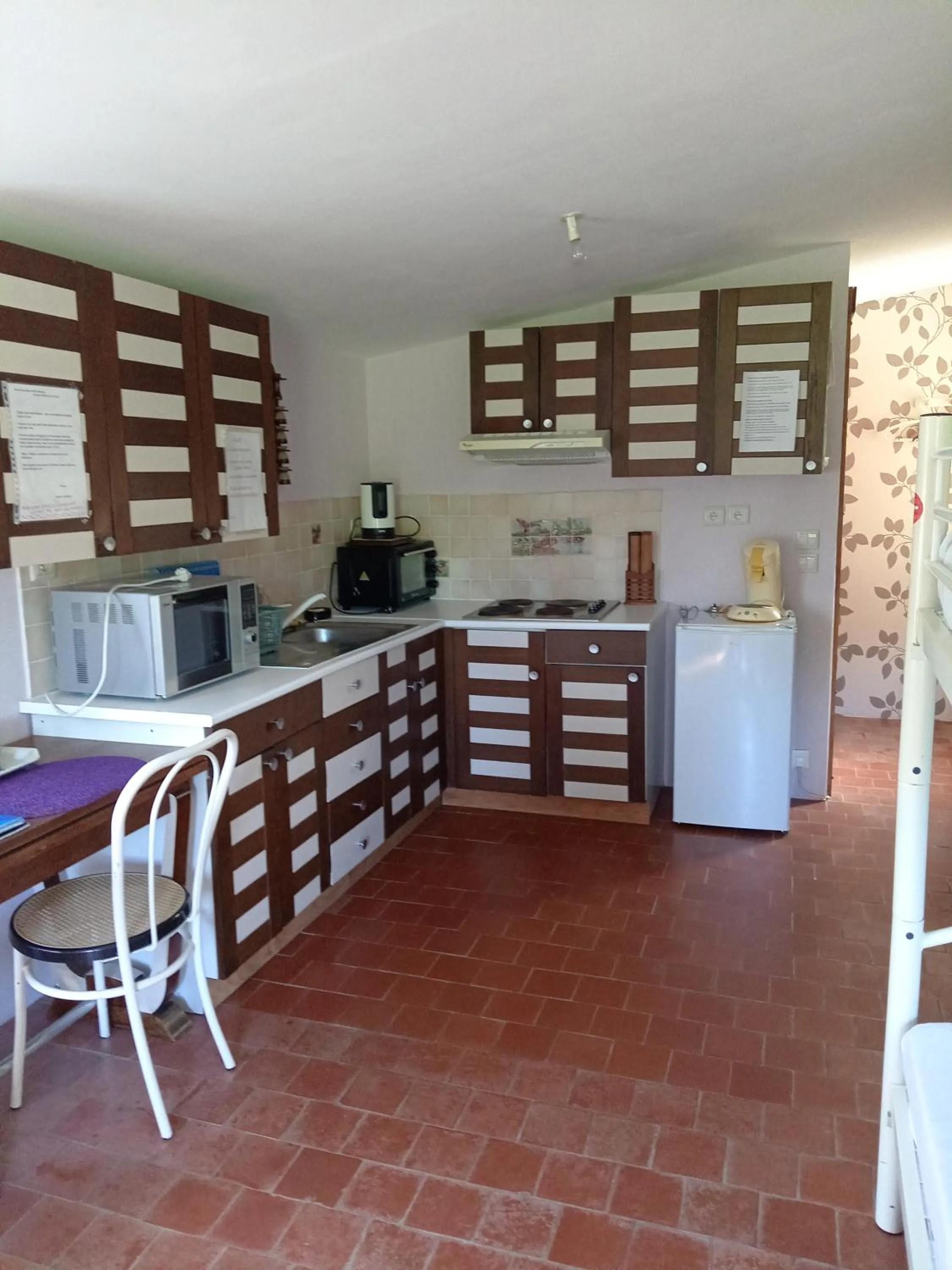 stove in Chambres d'hotes du Moulin