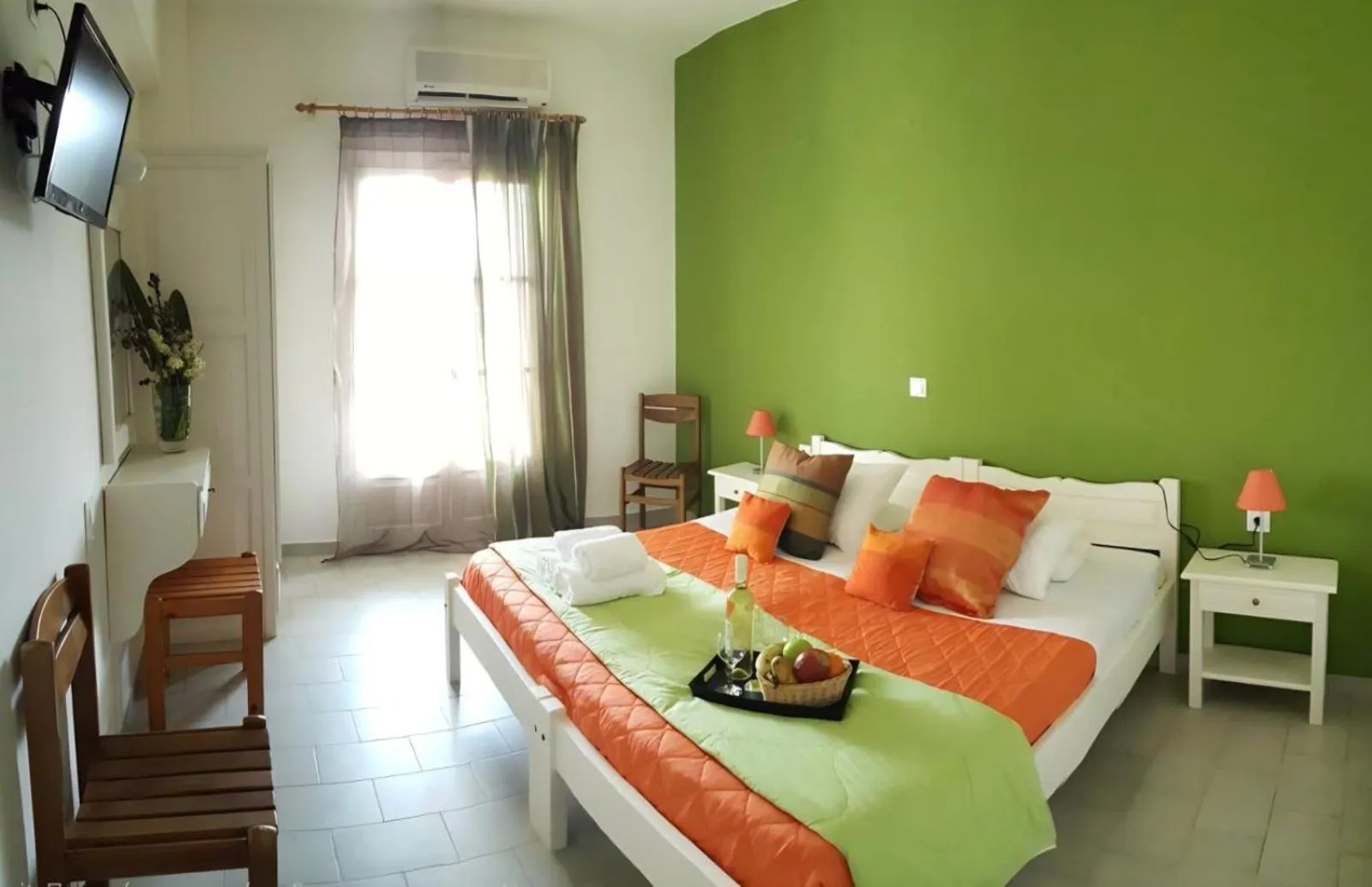 Bed in Maistrali Studios Skiathos