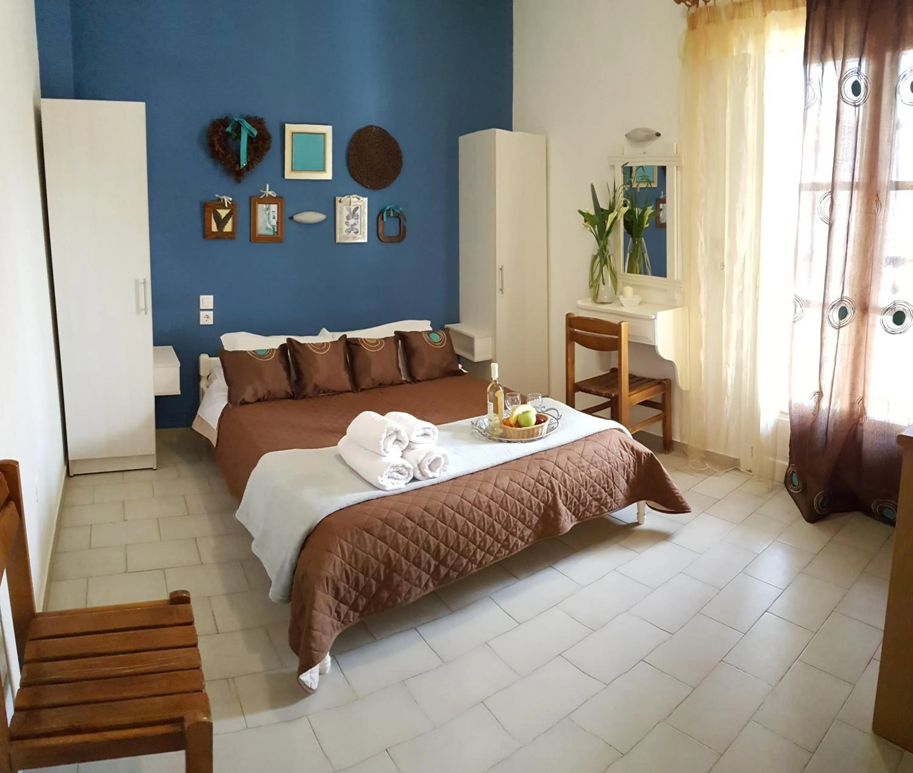 Inner courtyard view in Maistrali Studios